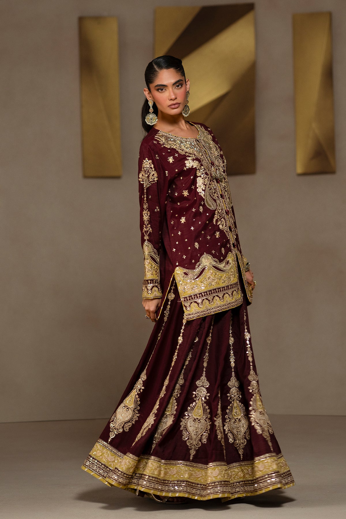 EMBROIDERED SUIT (E1222/104/402)