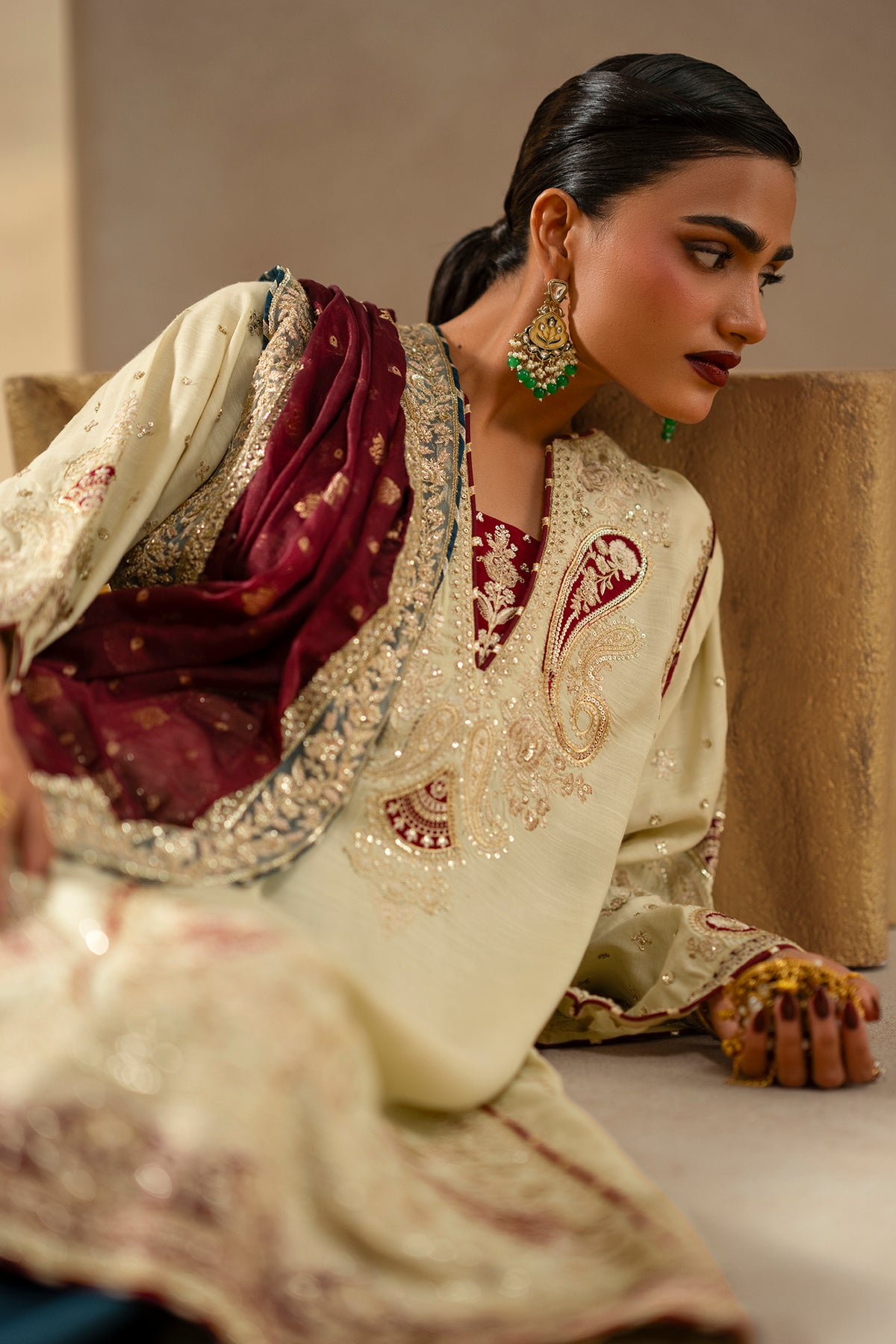 EMBROIDERED SUIT (E1223/104/112)