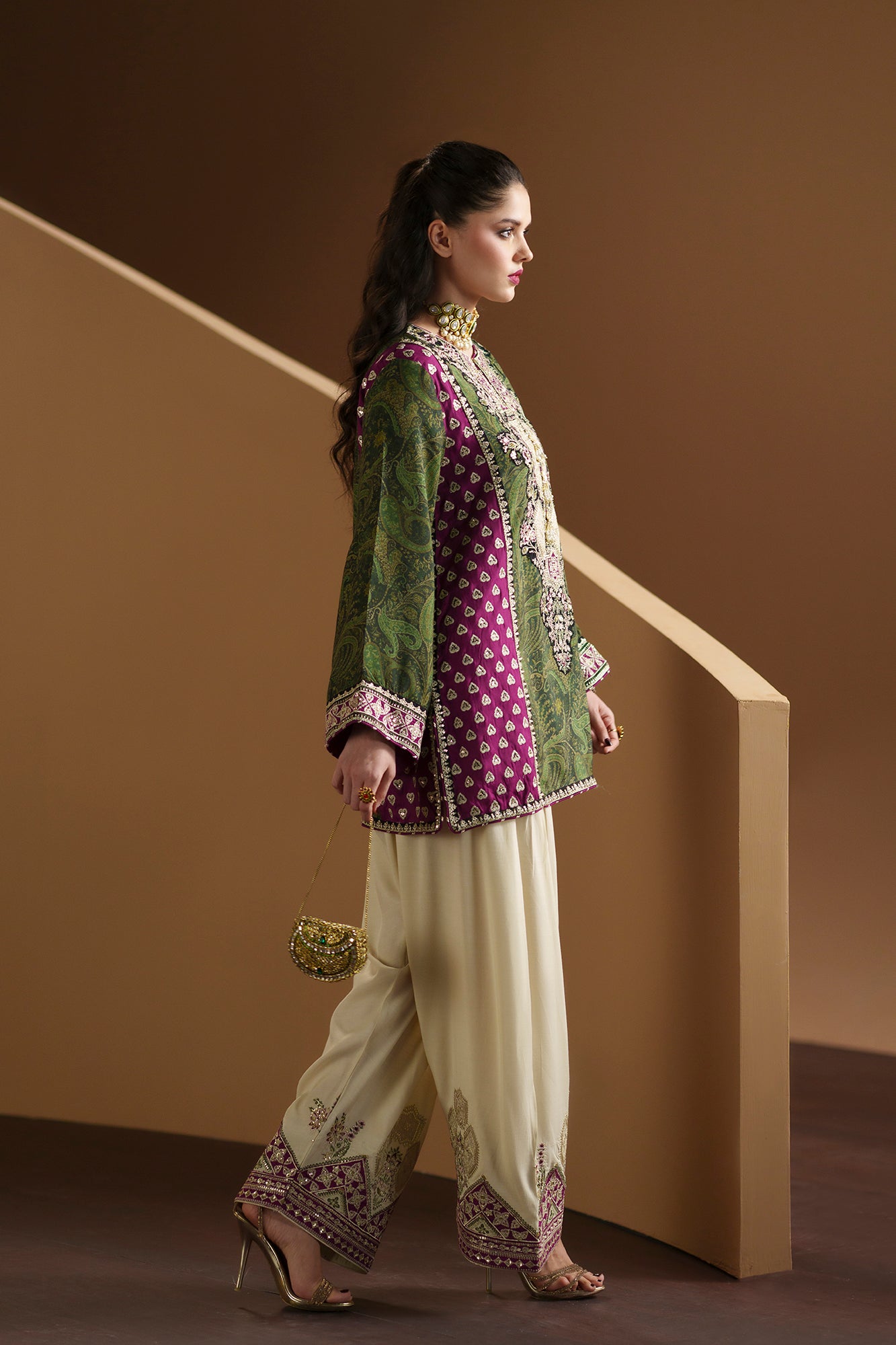 EMBROIDERED SUIT (E1227/104/119)