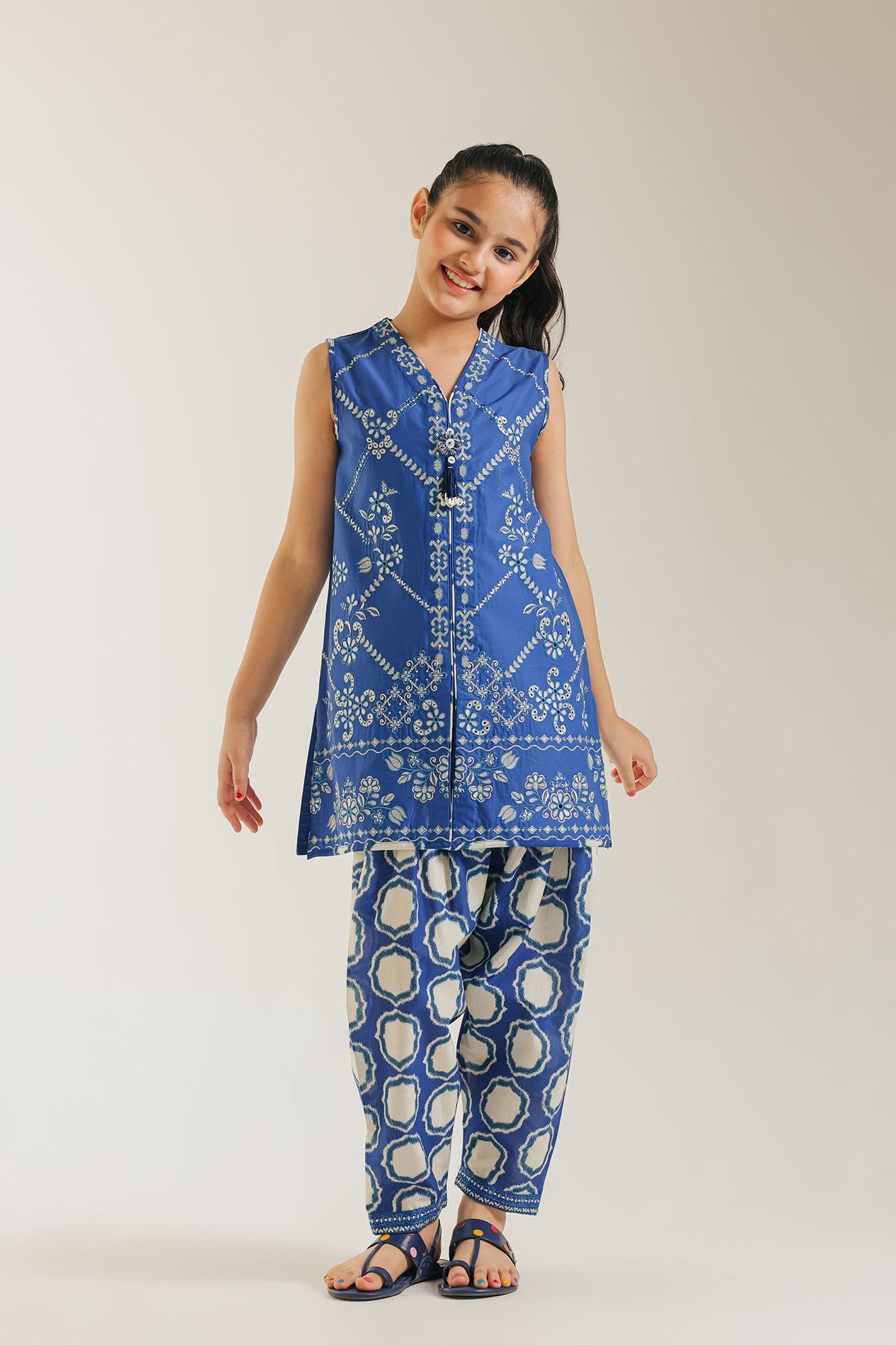 EMBROIDERED SUIT (E1230/402/603 E1230/302/603)