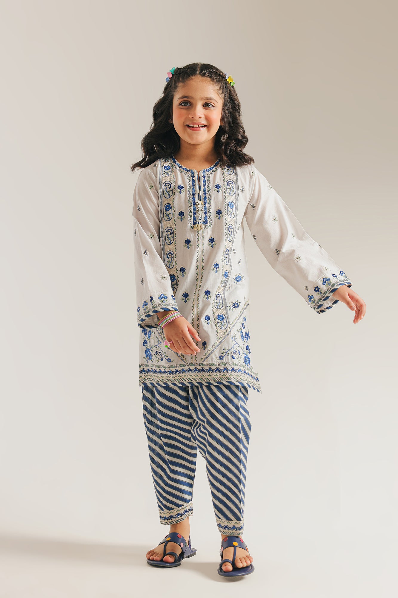 EMBROIDERED SUIT (E1231/402/003 E1231/302/003)