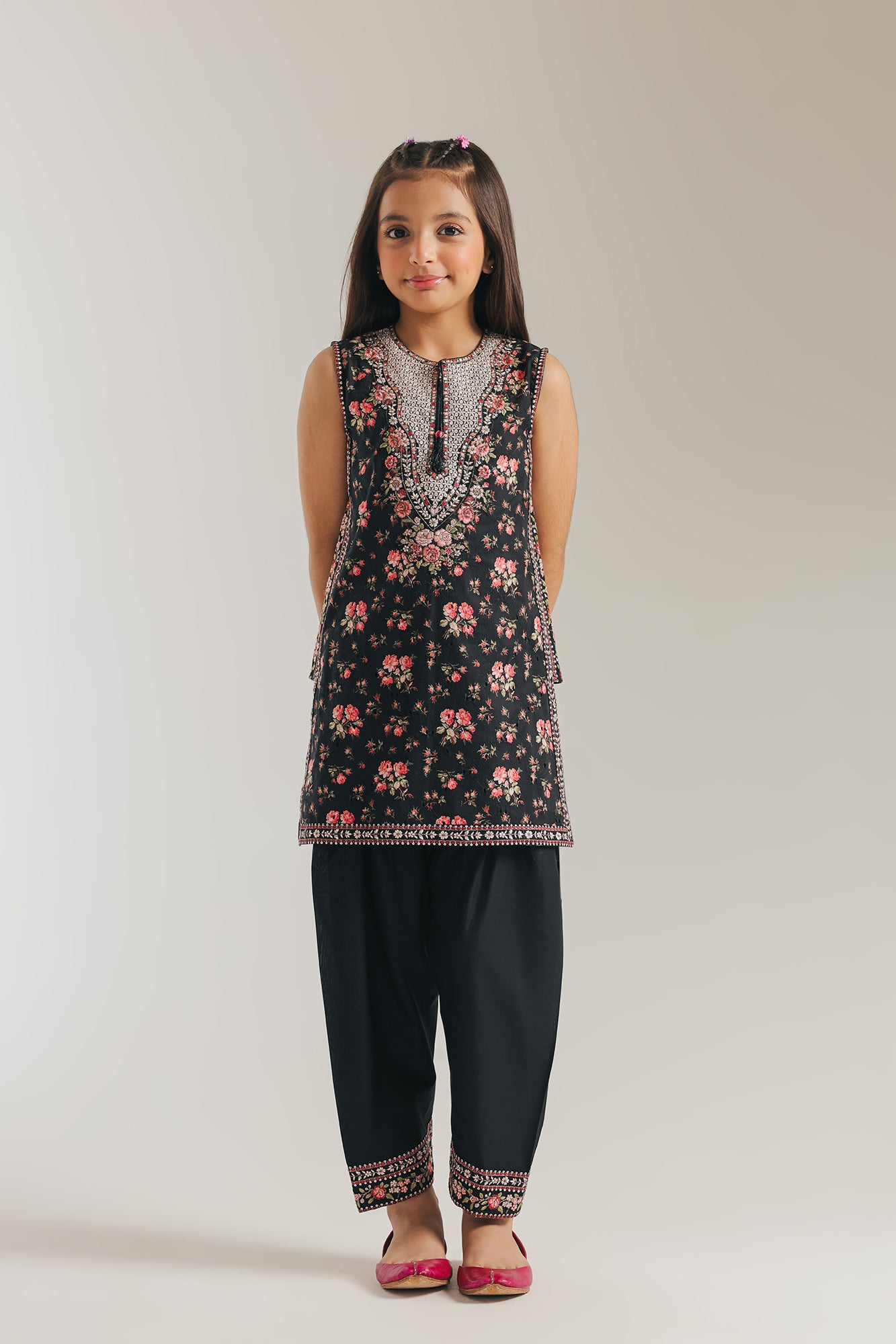 EMBROIDERED SUIT (E1240/402/902 E1240/302/902)