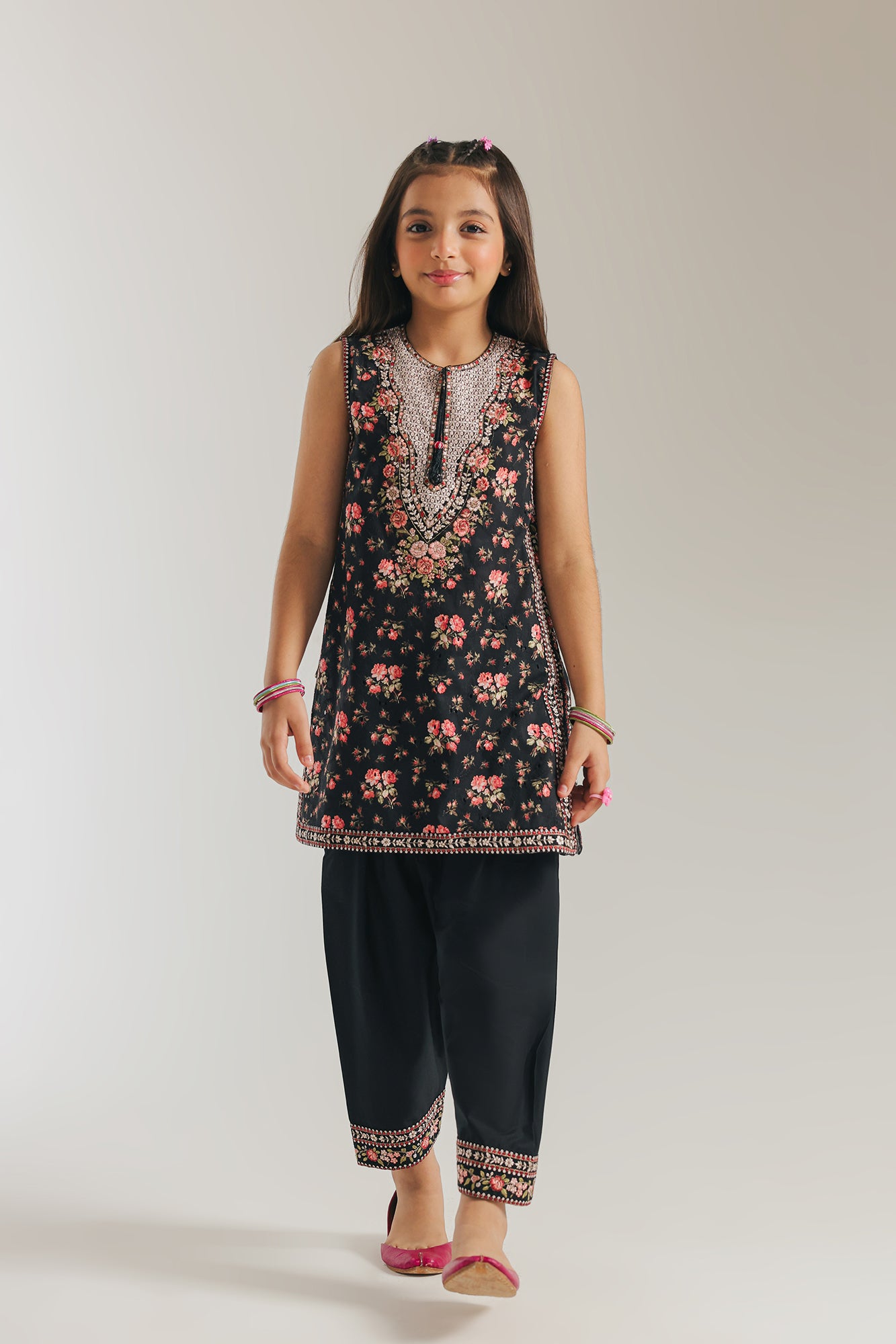 EMBROIDERED SUIT (E1240/402/902 E1240/302/902)