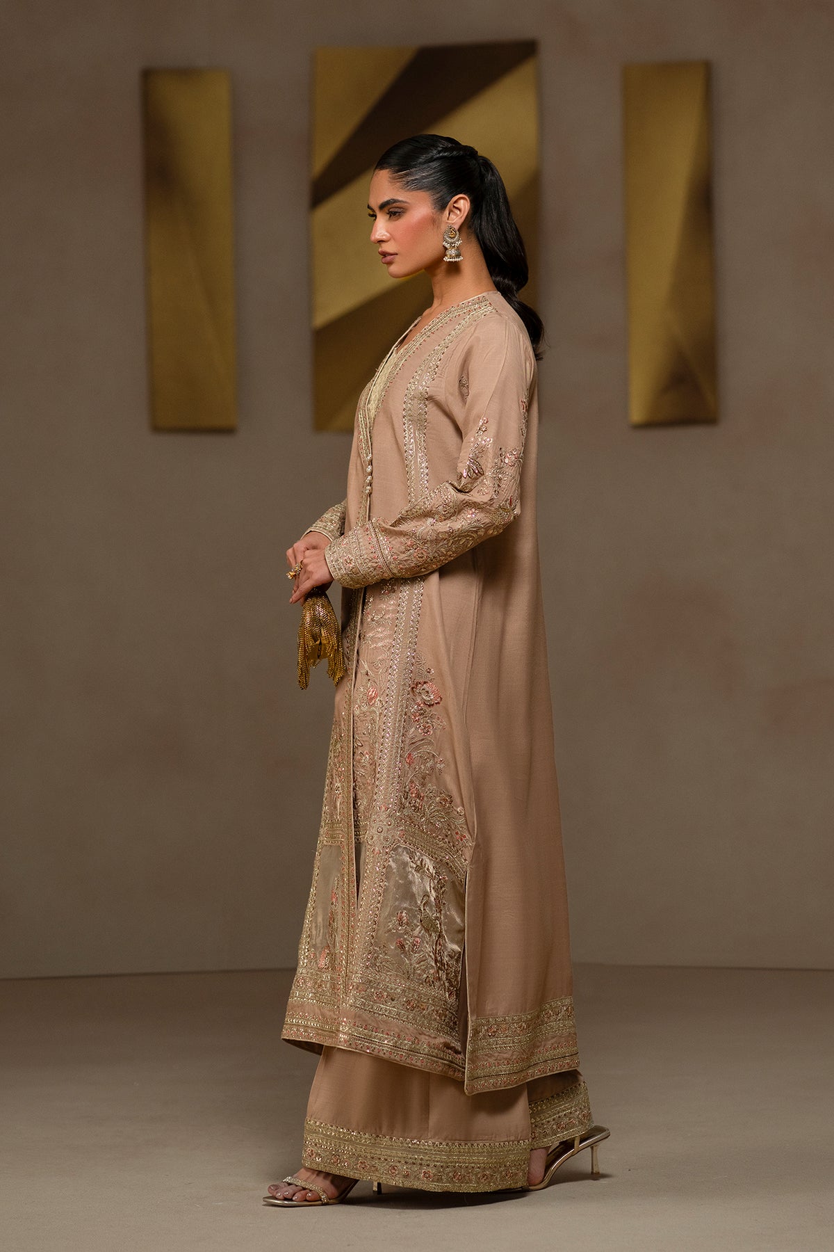 EMBROIDERED SUIT (E1250-104-806)