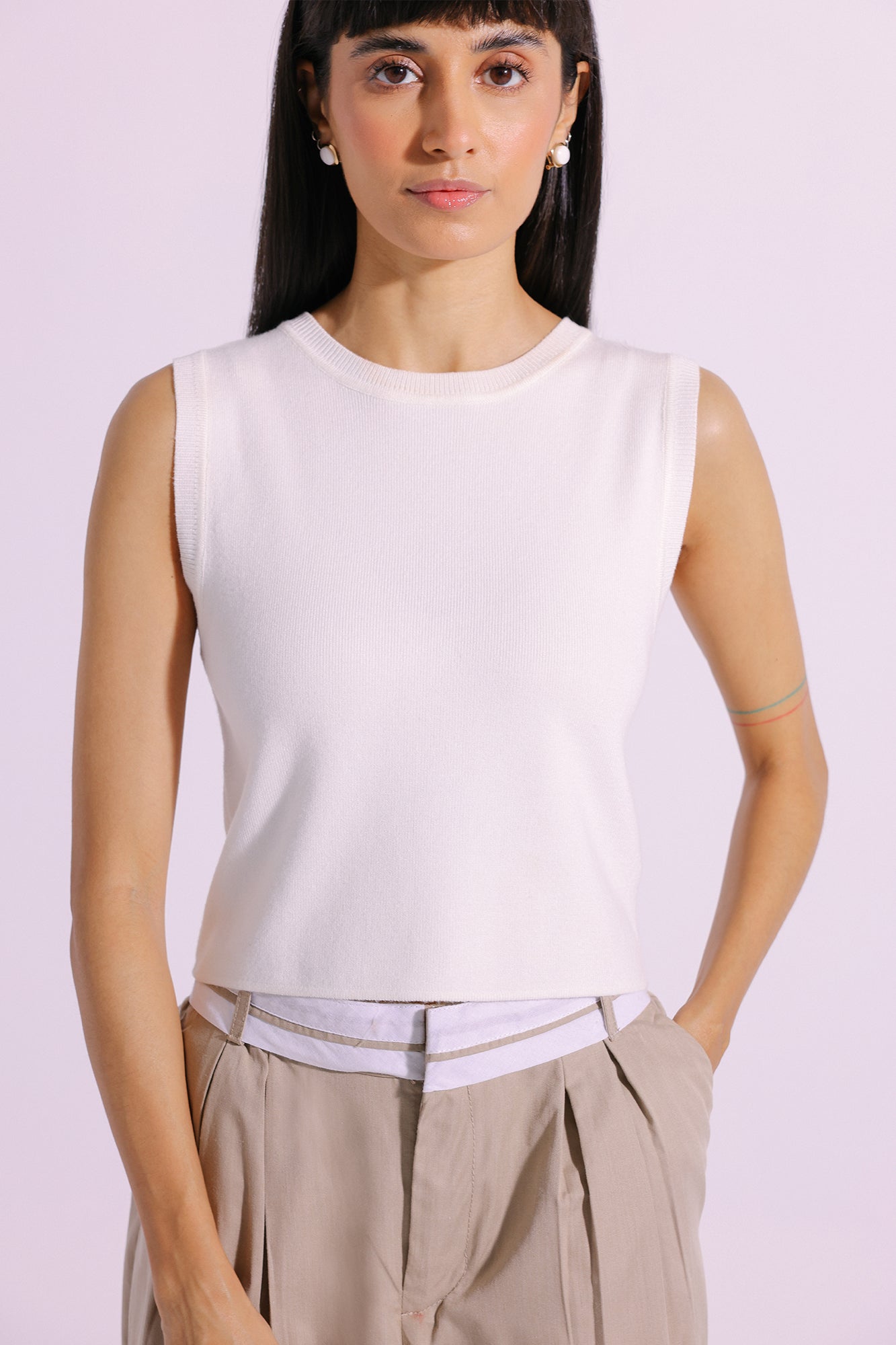 SLEEVELESS SWEATER (E1272/108/003)