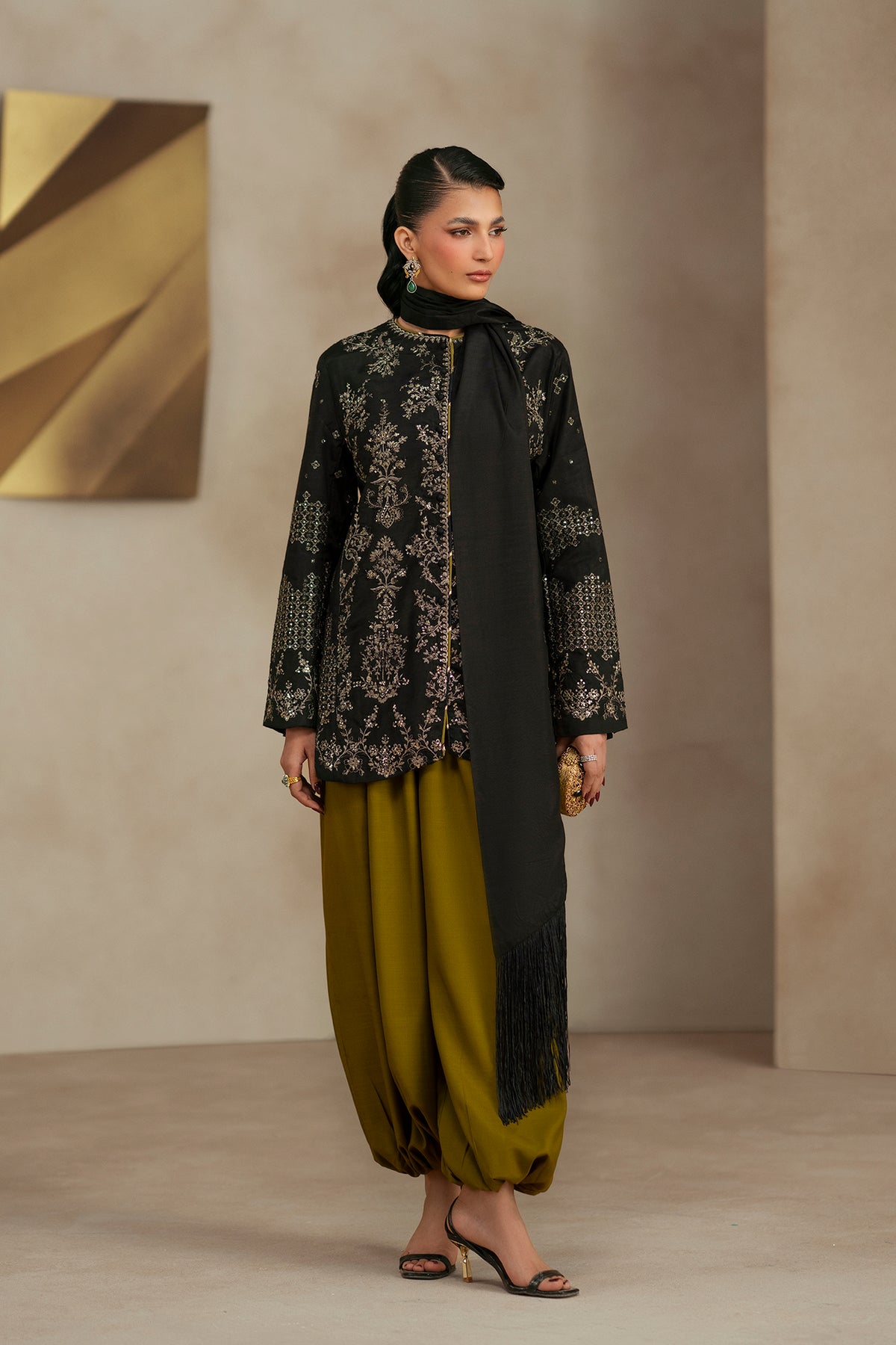 EMBROIDERED SUIT (E1274-104-901)