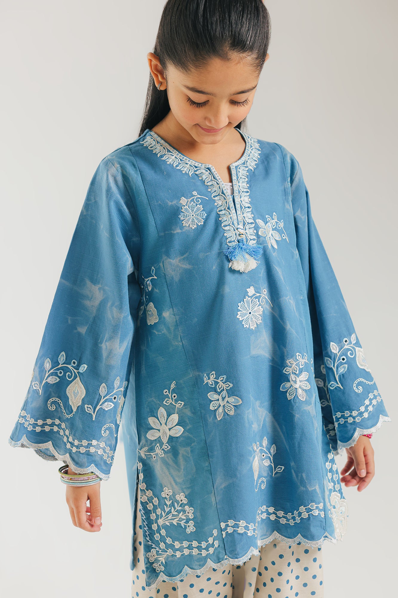 EMBROIDERED SUIT (E1336/402/631 E1336/302/631)