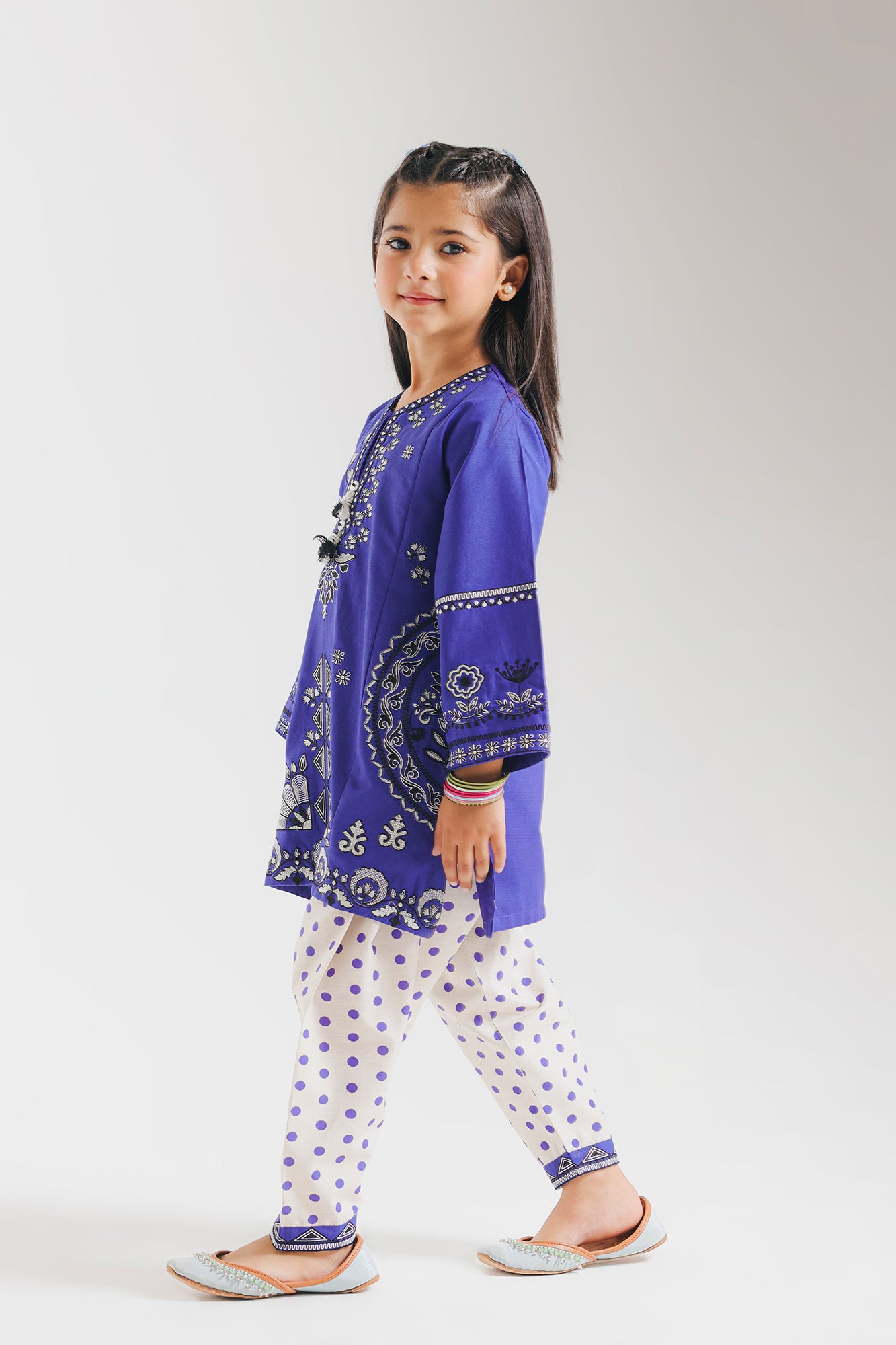 EMBROIDERED SUIT (E1348/402/619 E1348/302/619)