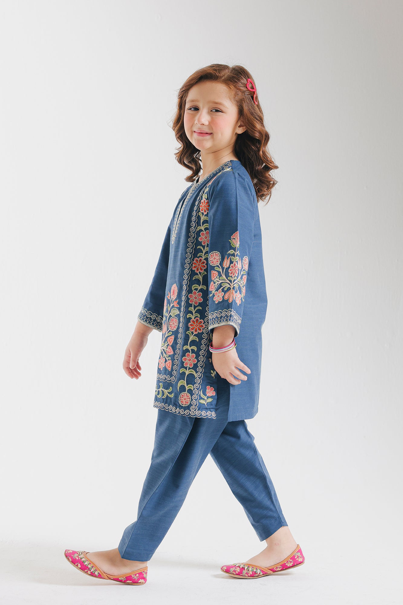 EMBROIDERED SUIT (E1353/402/603 E1353/302/603)