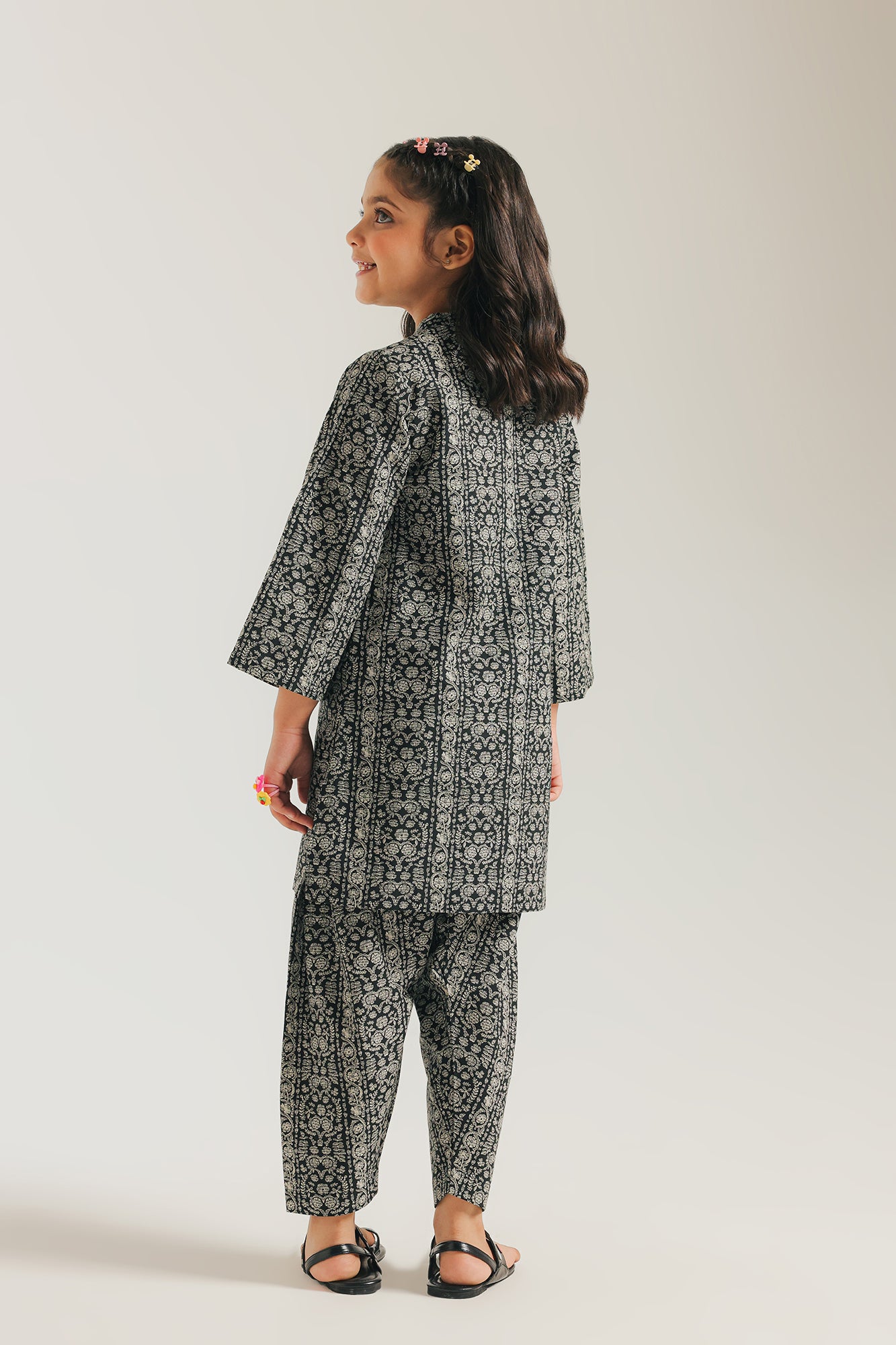 EMBROIDERED SUIT (E1354/402/901 E1354/302/901)
