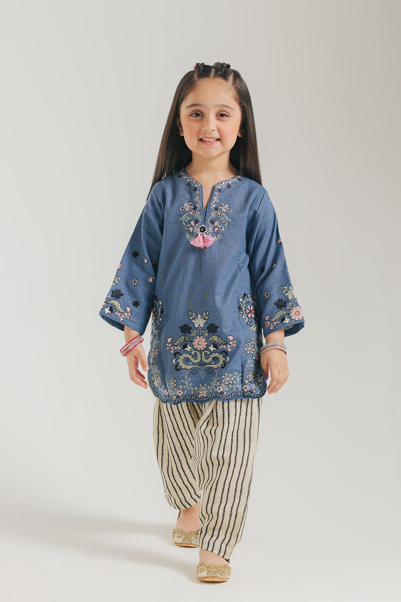 EMBROIDERED SUIT (E1366/402/604 E1366/302/604)