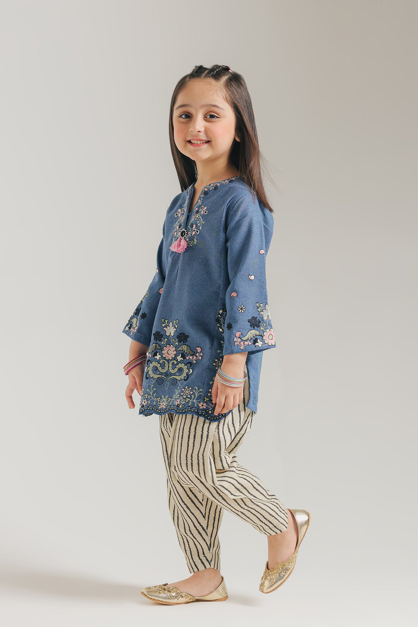 EMBROIDERED SUIT (E1366/402/604 E1366/302/604)