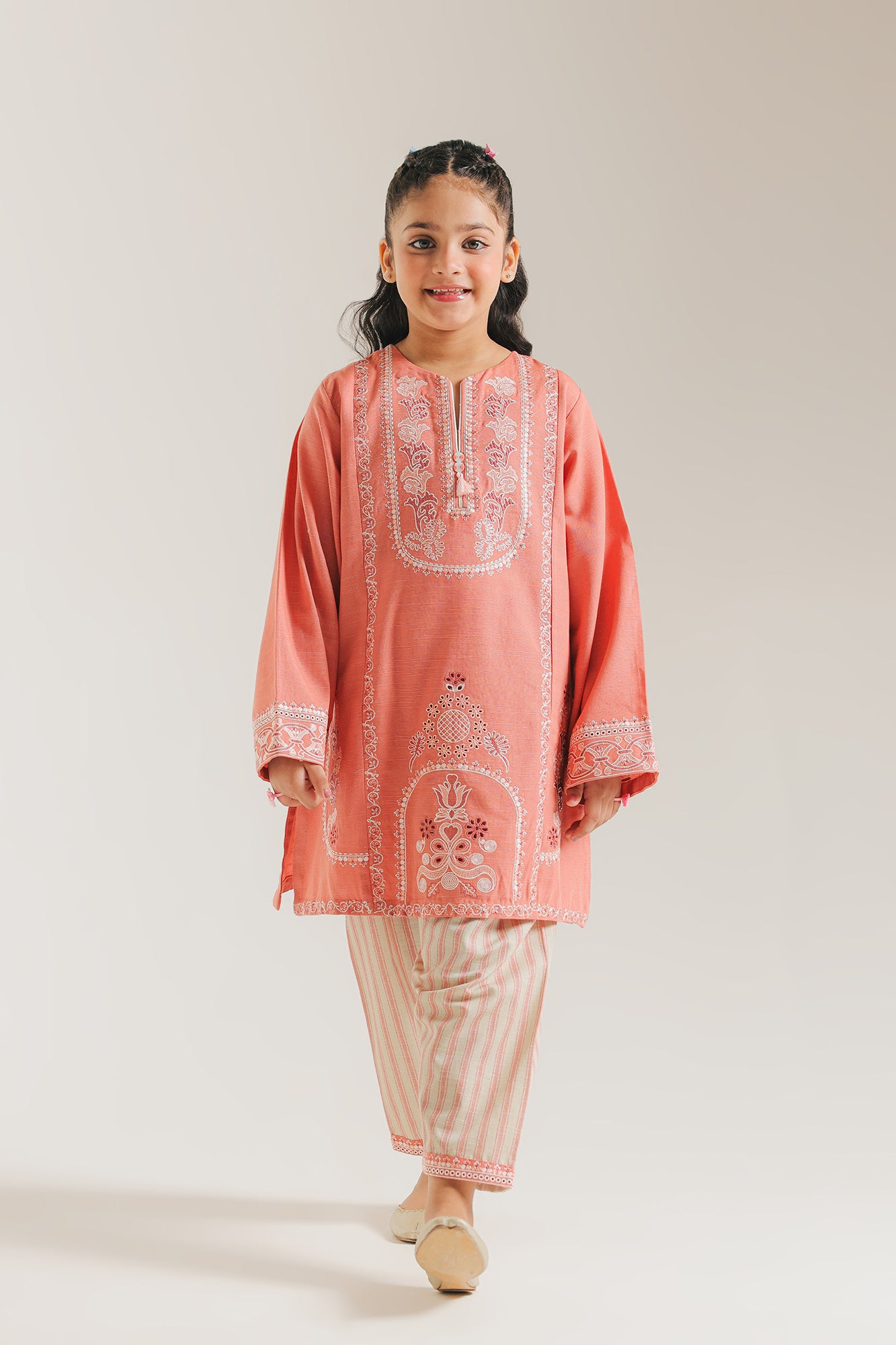 EMBROIDERED SUIT (E1368/402/326 E1368/302/326)