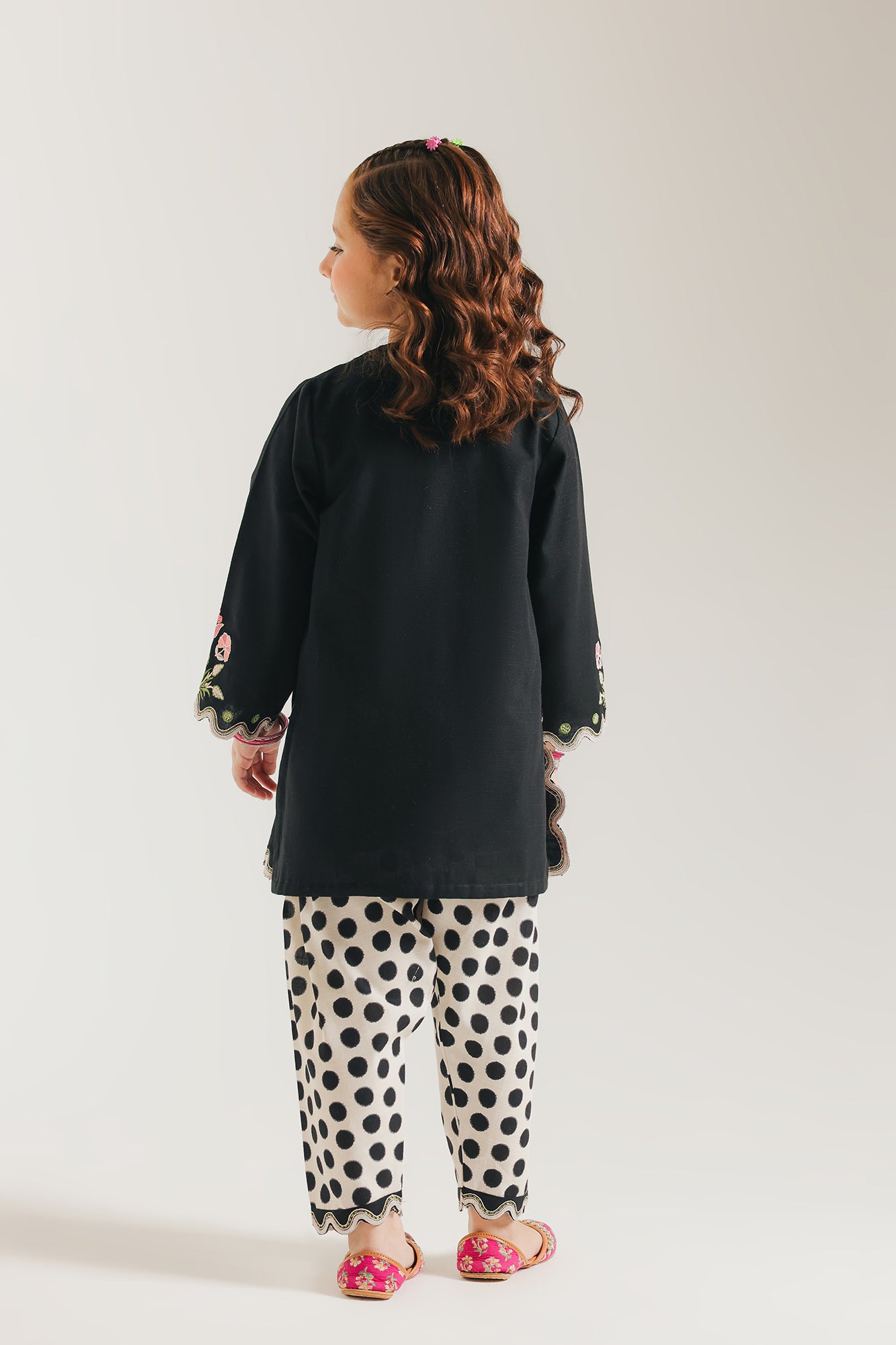 EMBROIDERED SUIT (E1369/402/902 E1369/302/902)