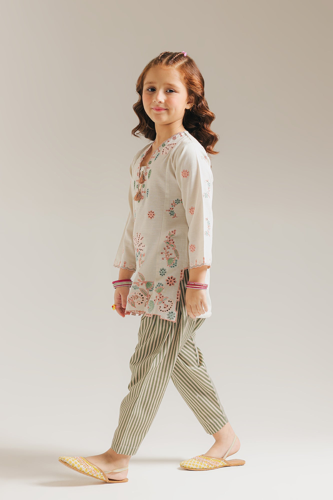 EMBROIDERED SUIT (E1372/402/005 E1372/302/005)