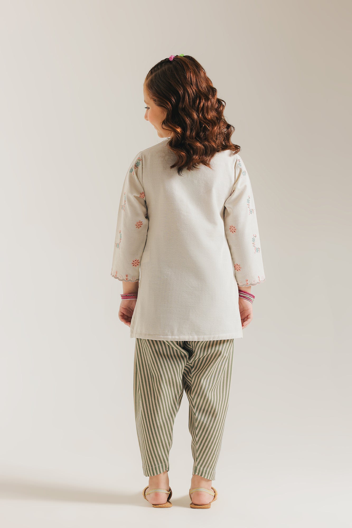 EMBROIDERED SUIT (E1372/402/005 E1372/302/005)