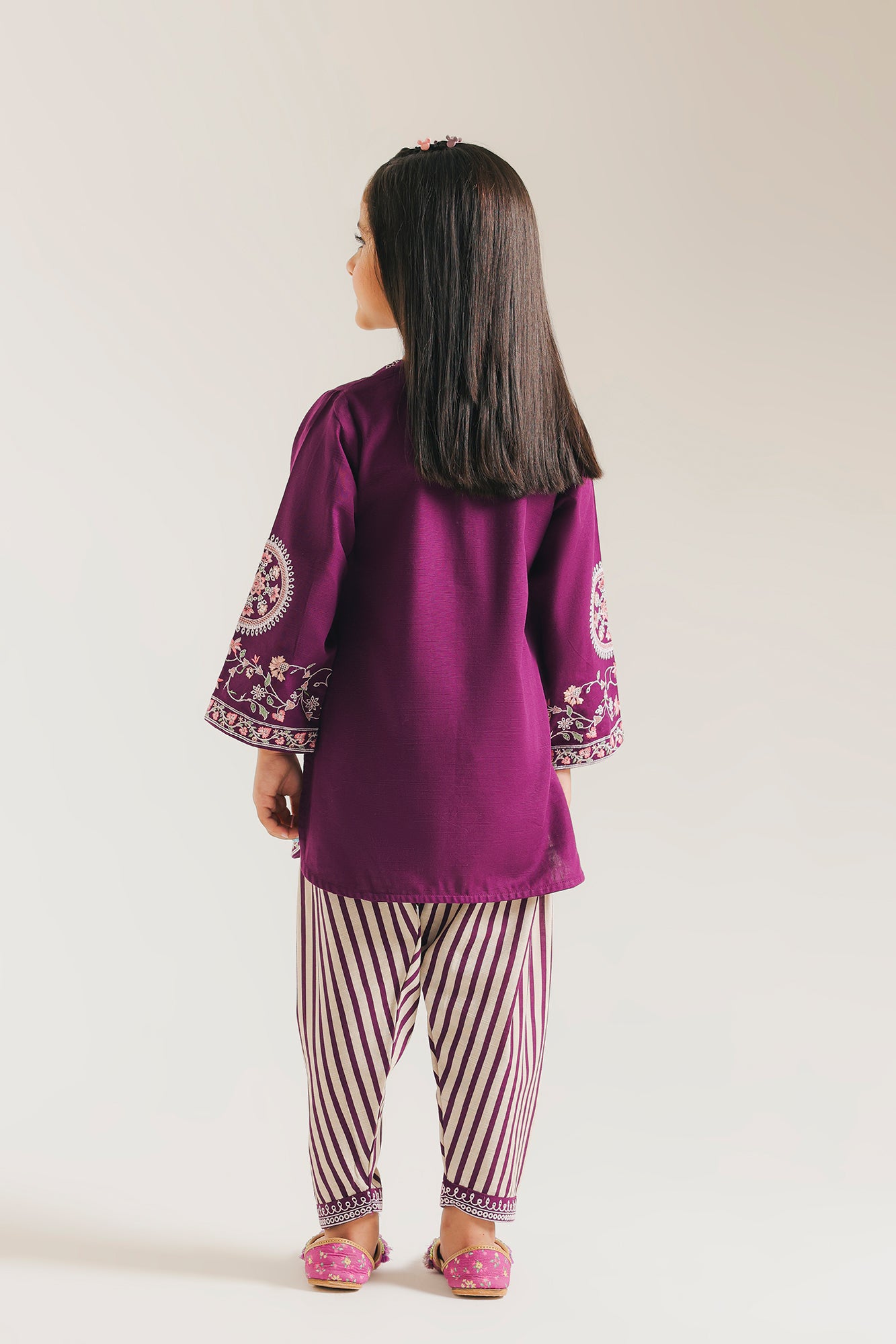 EMBROIDERED SUIT (E1375/402/518 E1375/302/518)