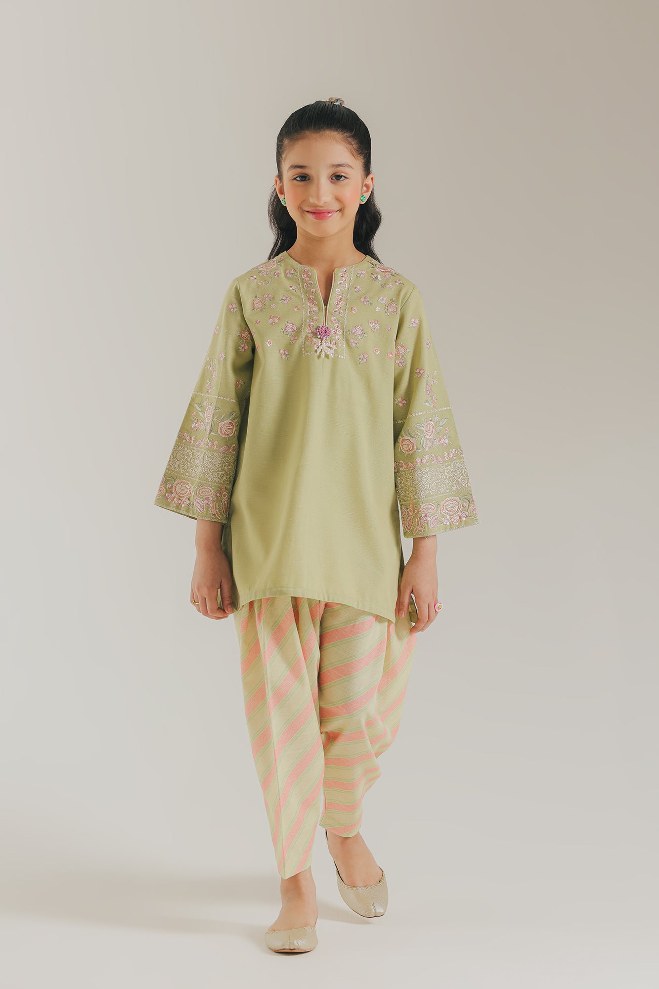 EMBROIDERED SUIT (E1376/402/127 E1376/302/127)