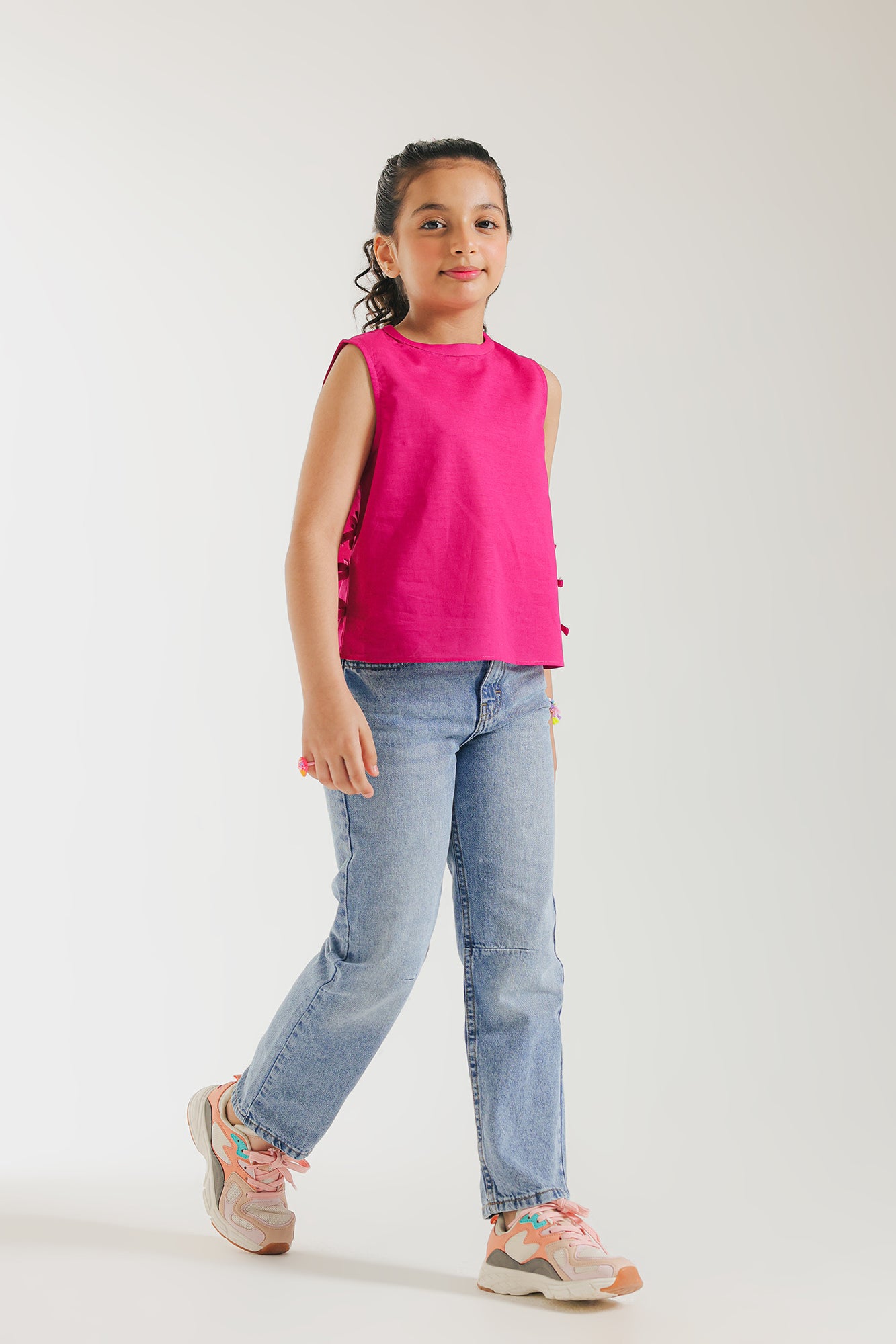 SLEEVELESS TOP (E1482/401/525)