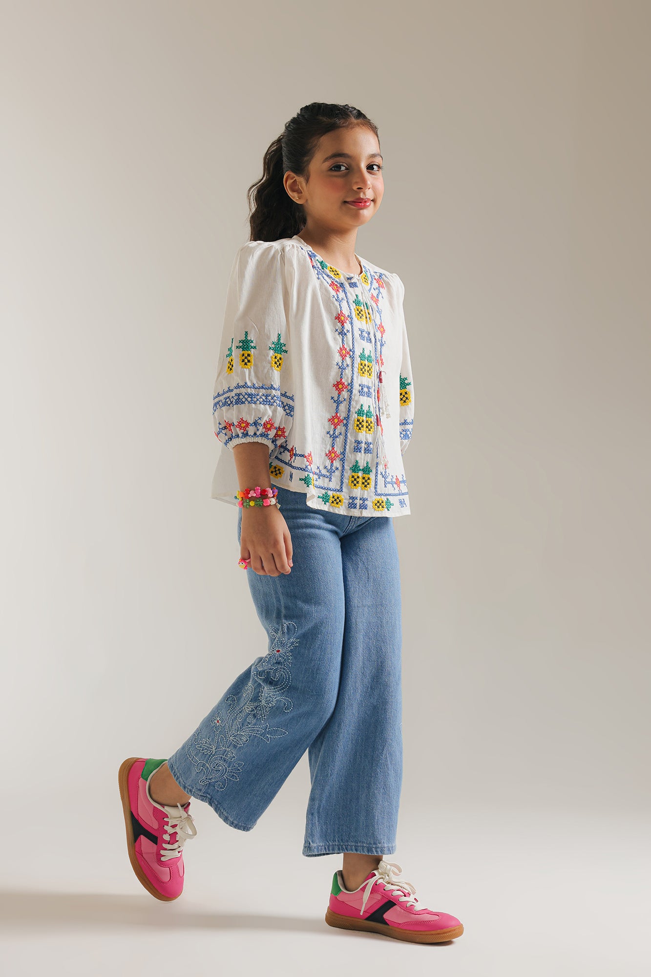 EMBROIDERED TOP (E1485/401/001)