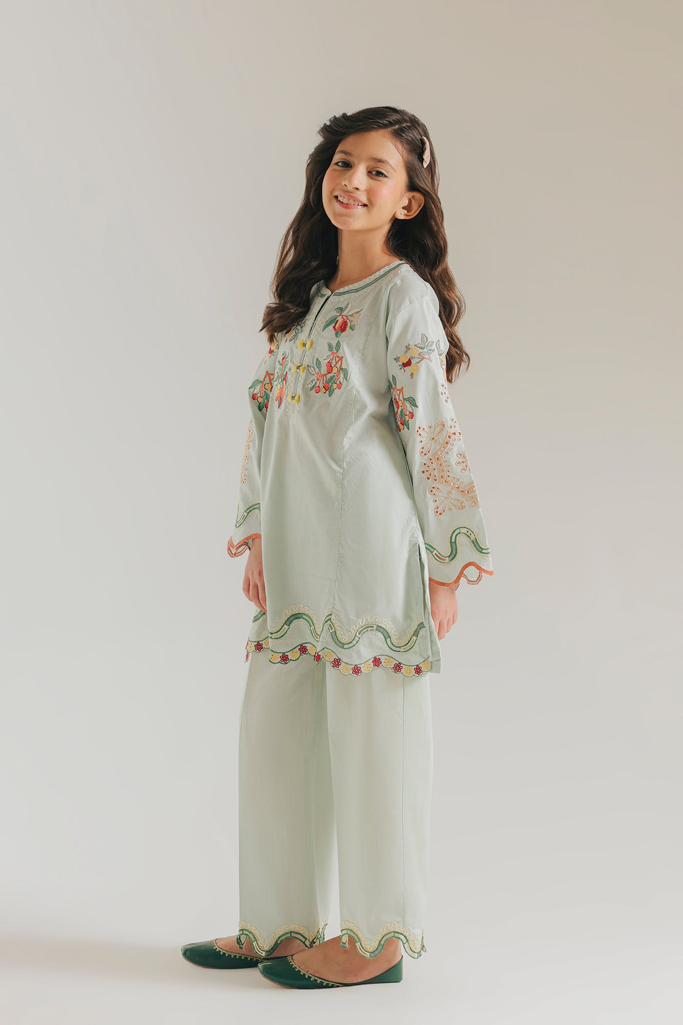 EMBROIDERED SUIT (E1513/402/720 E1513/302/720)