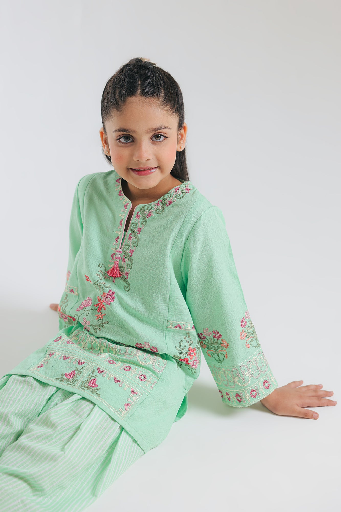 EMBROIDERED SUIT (E1518/402/718 E1518/302/718)