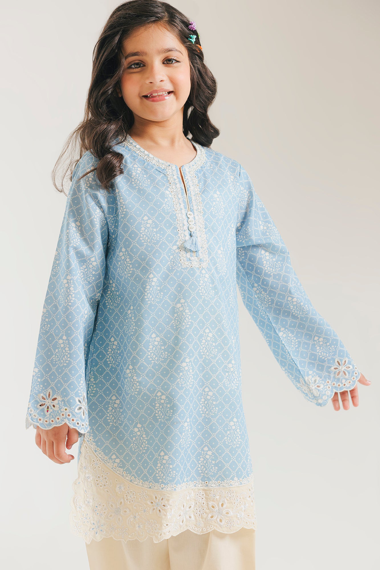 EMBROIDERED SUIT (E1526/402/721 E1526/302/721)