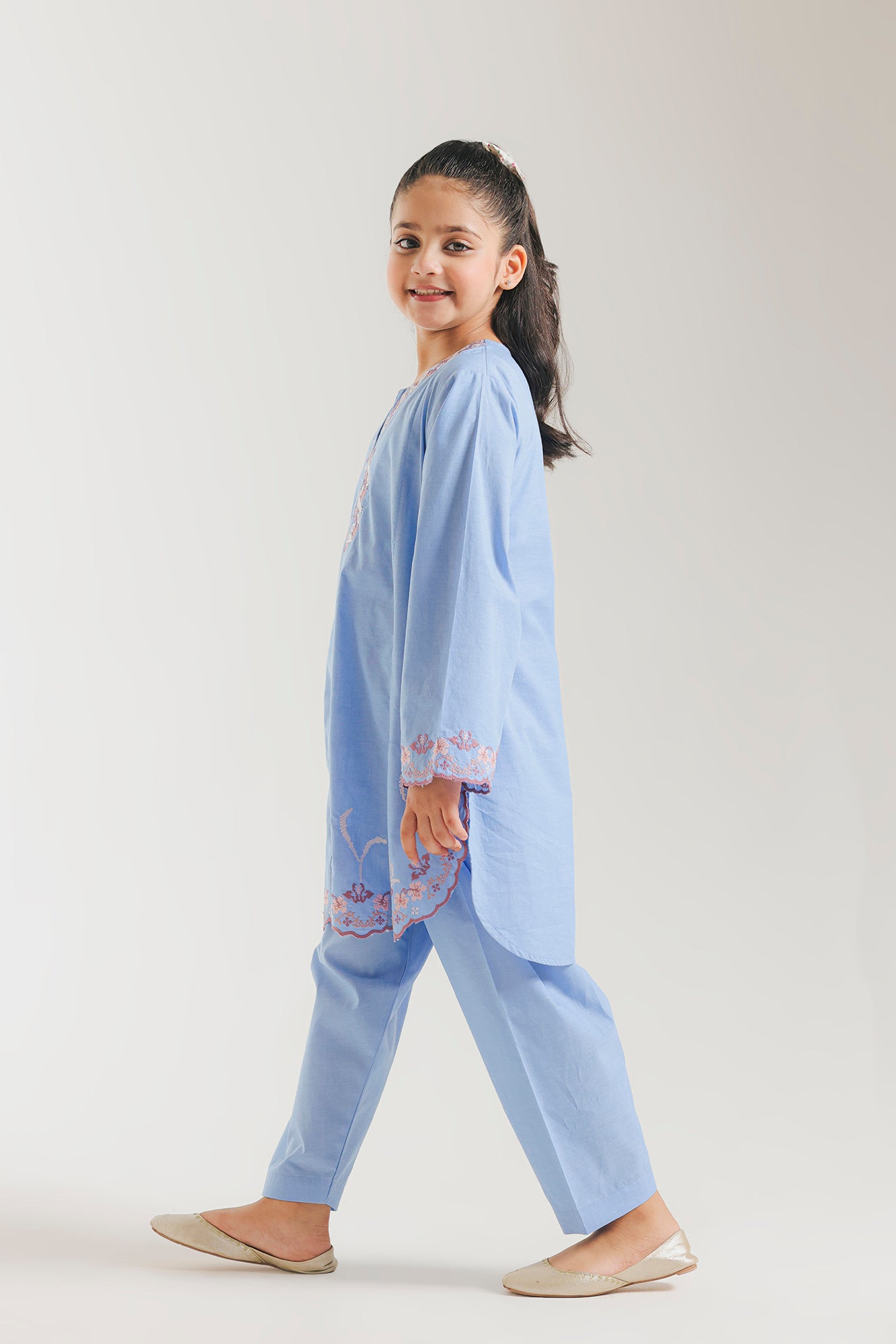 EMBROIDERED SUIT (E1528/402/636 E1528/302/636)