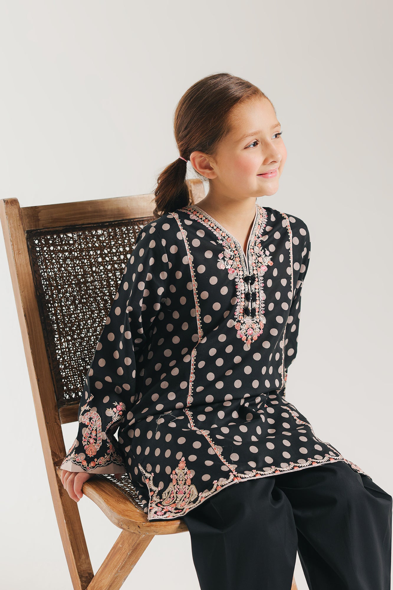 EMBROIDERED SUIT (E1549/402/901 E1549/302/901)