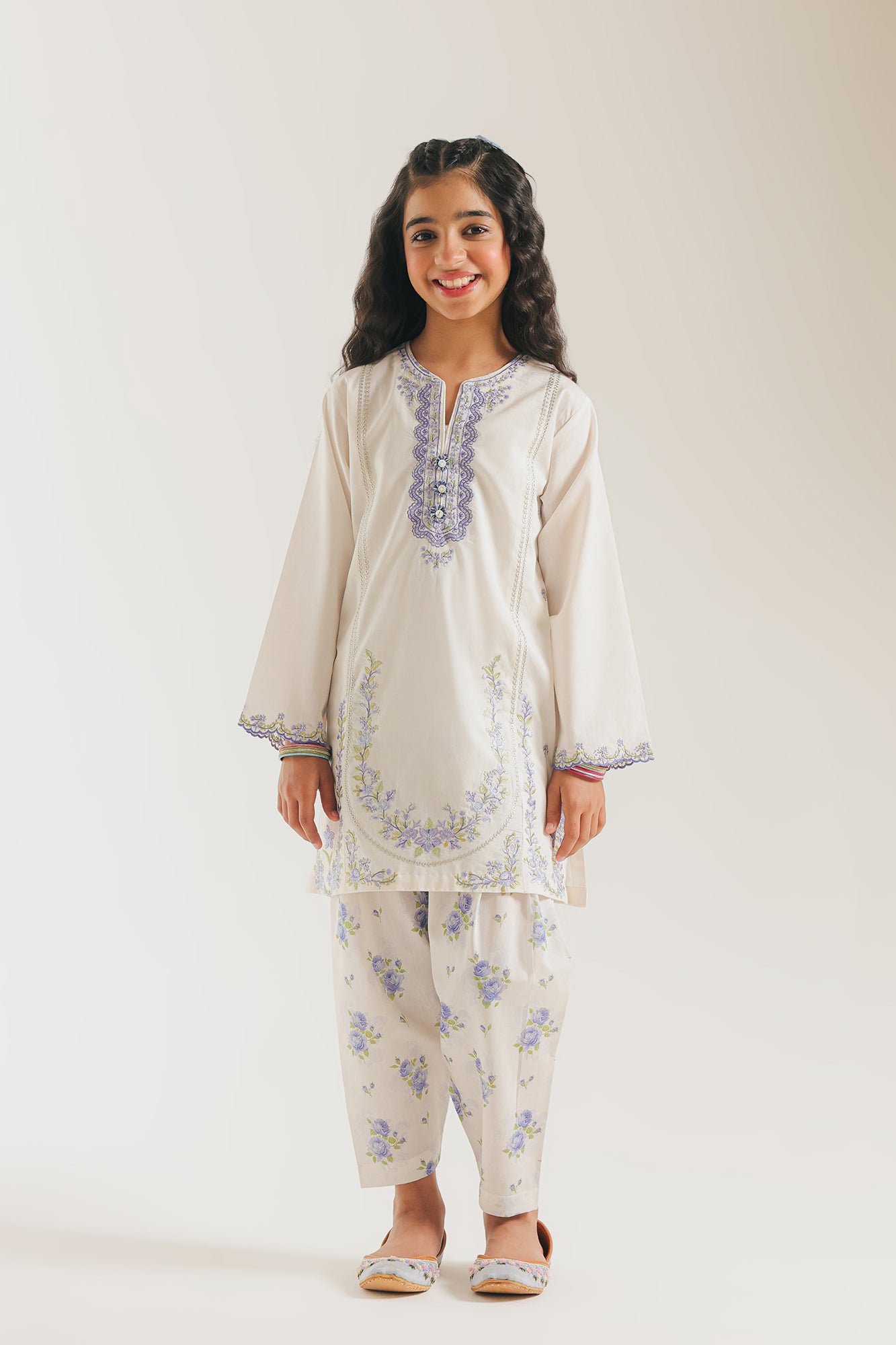 EMBROIDERED SUIT (E1550/402/004 E1550/302/004)