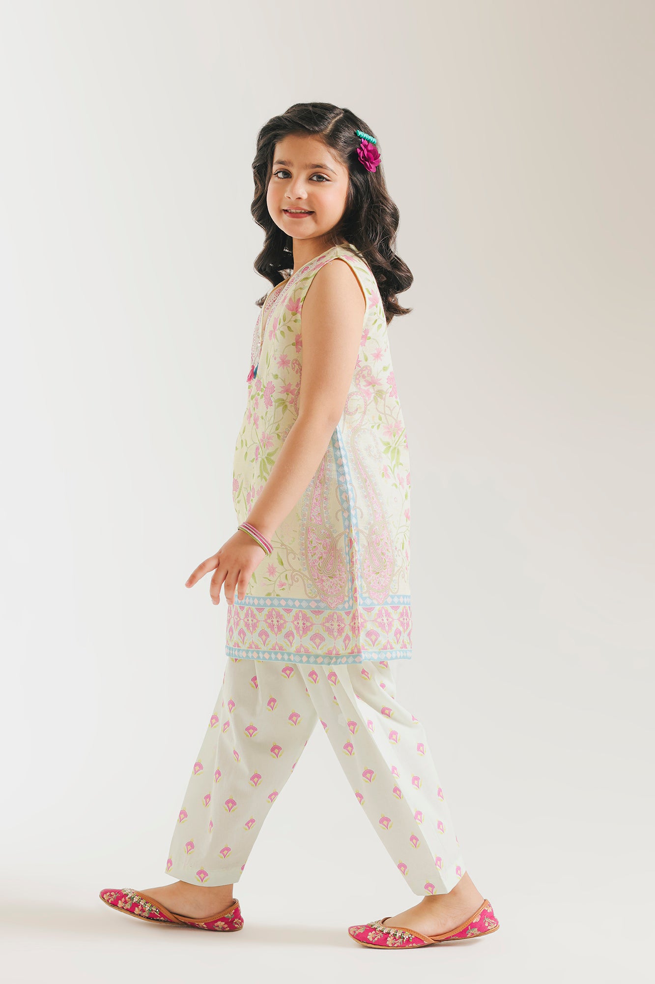 EMBROIDERED SUIT (E1556/402/115 E1556/302/115)