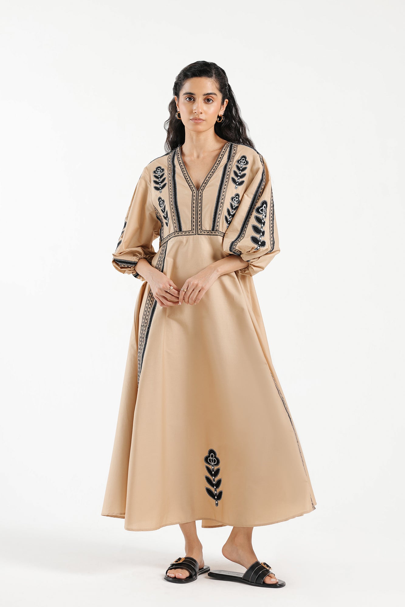 EMBROIDERED DRESS (E1573/108/113)