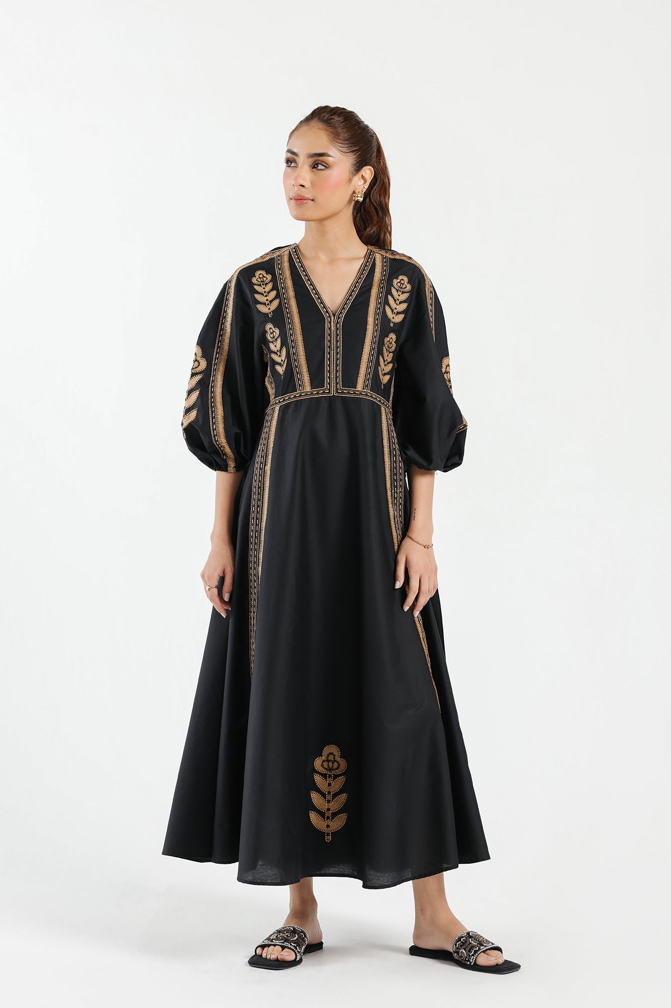 EMBROIDERED DRESS (E1573/108/902)