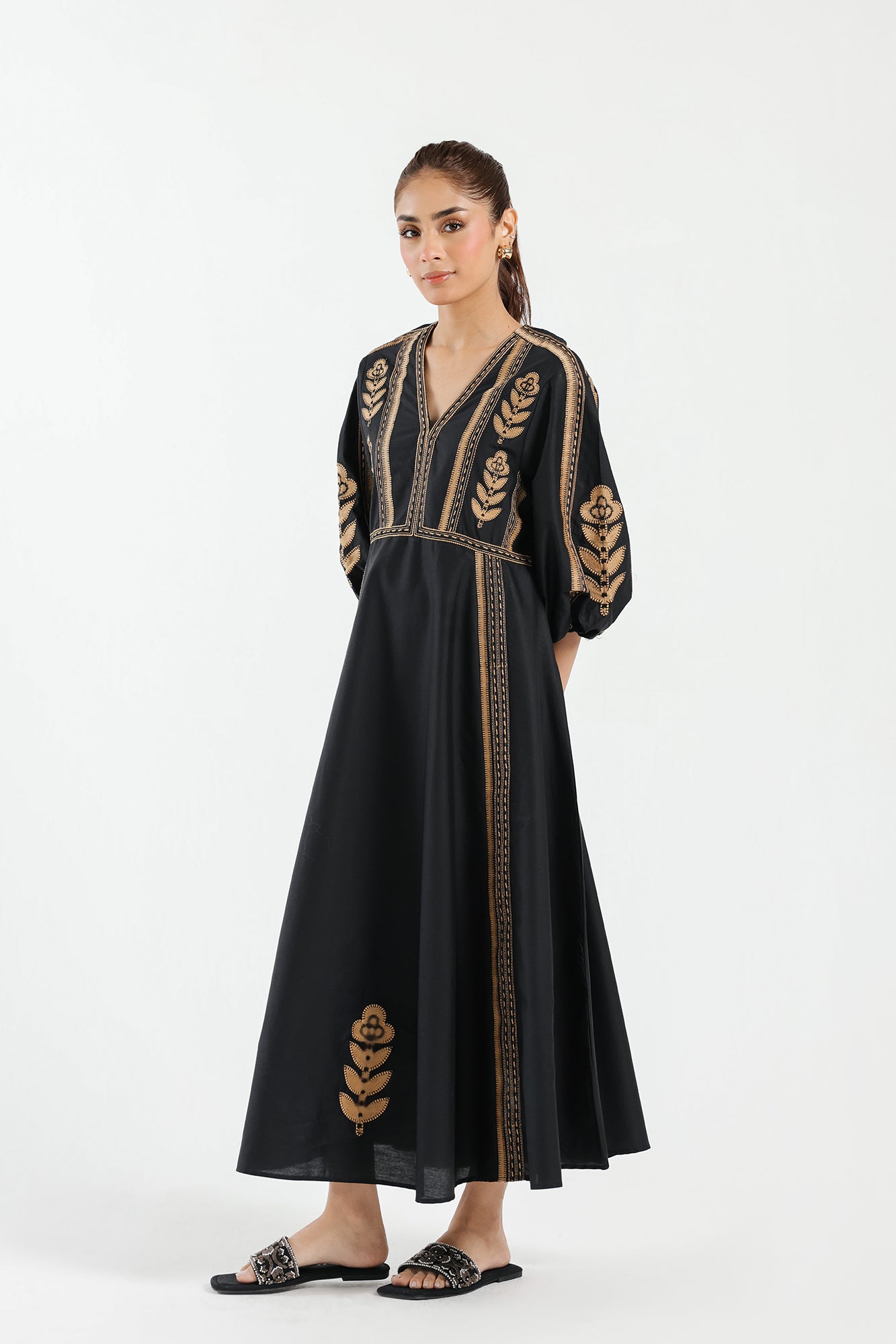 EMBROIDERED DRESS (E1573/108/902)