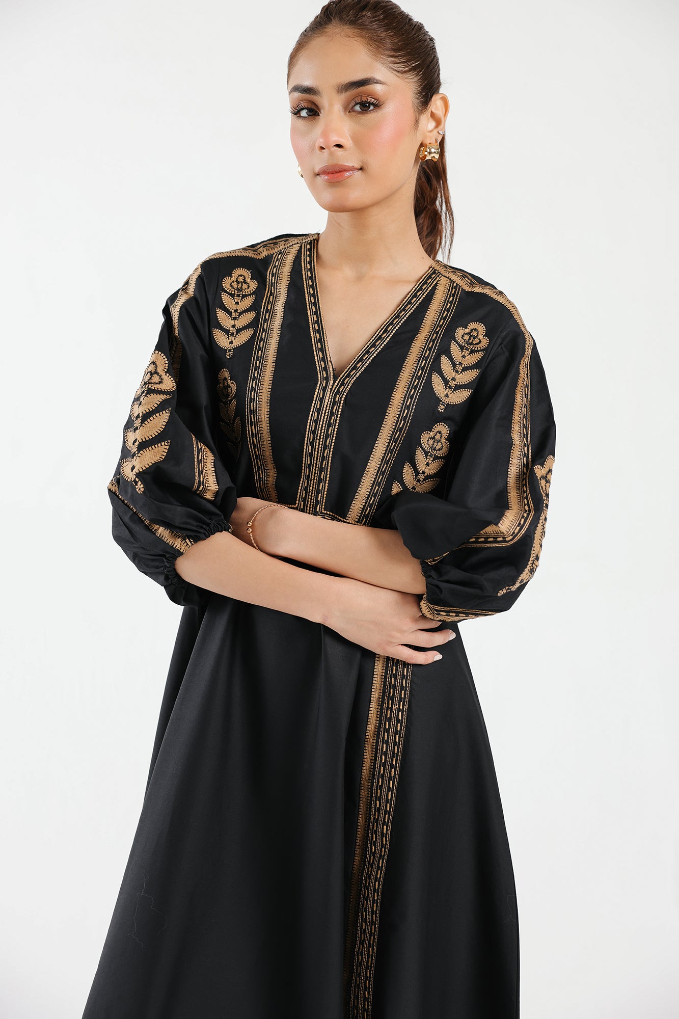 EMBROIDERED DRESS (E1573/108/902)