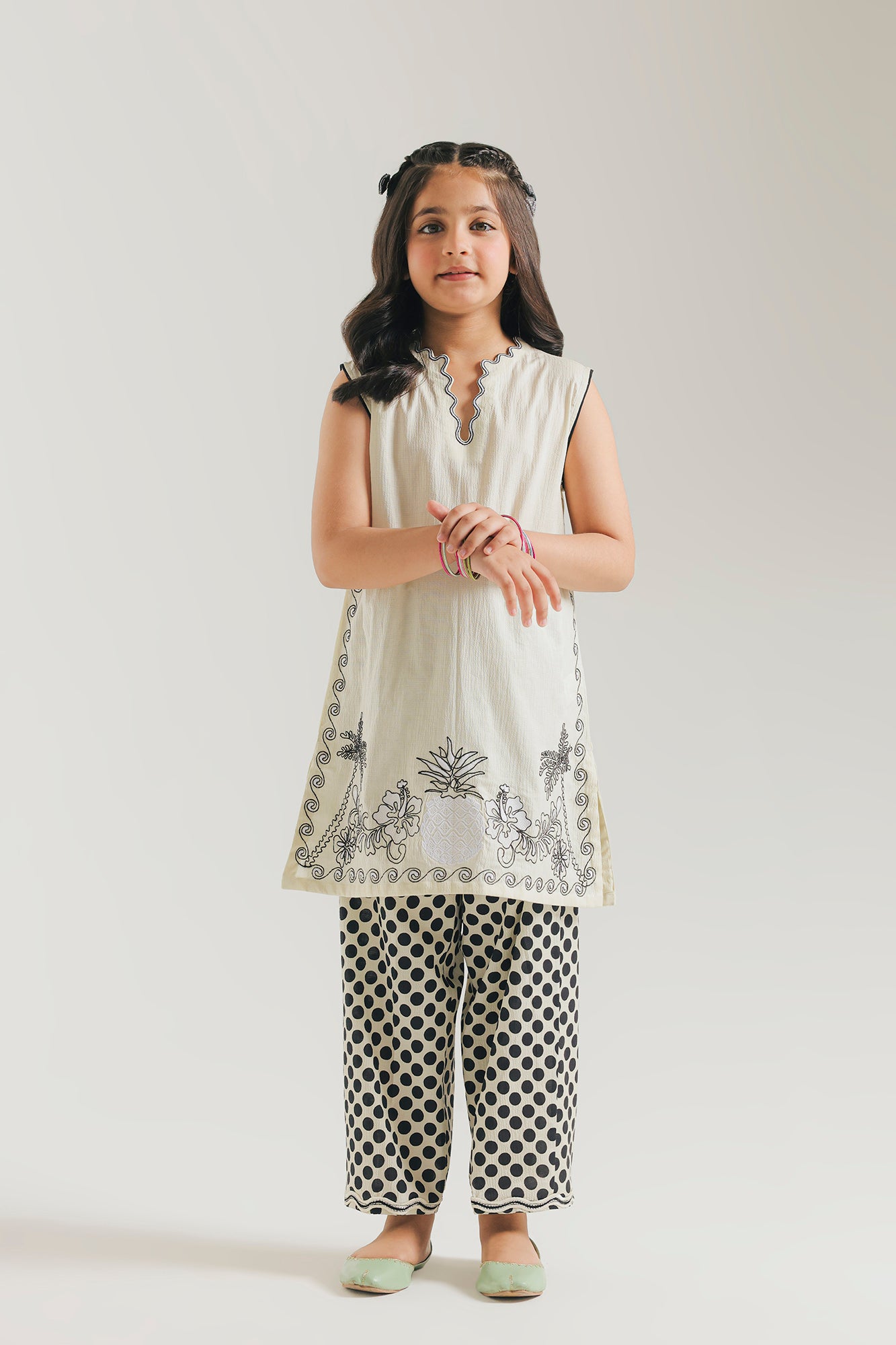 EMBROIDERED SUIT (E1578/402/002 E1578/302/002)