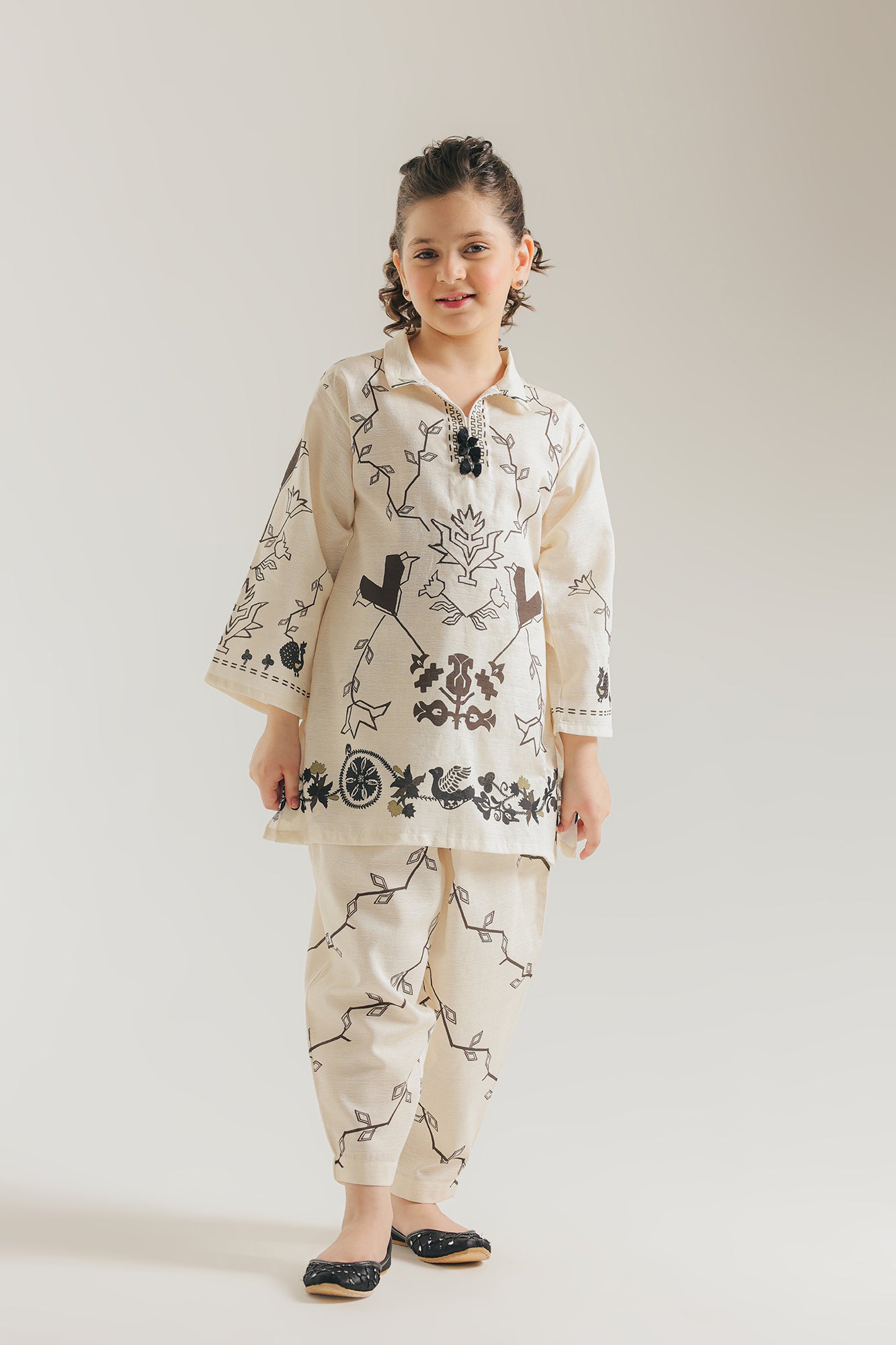 EMBROIDERED SUIT (E1674/402/002 E1674/302/002)