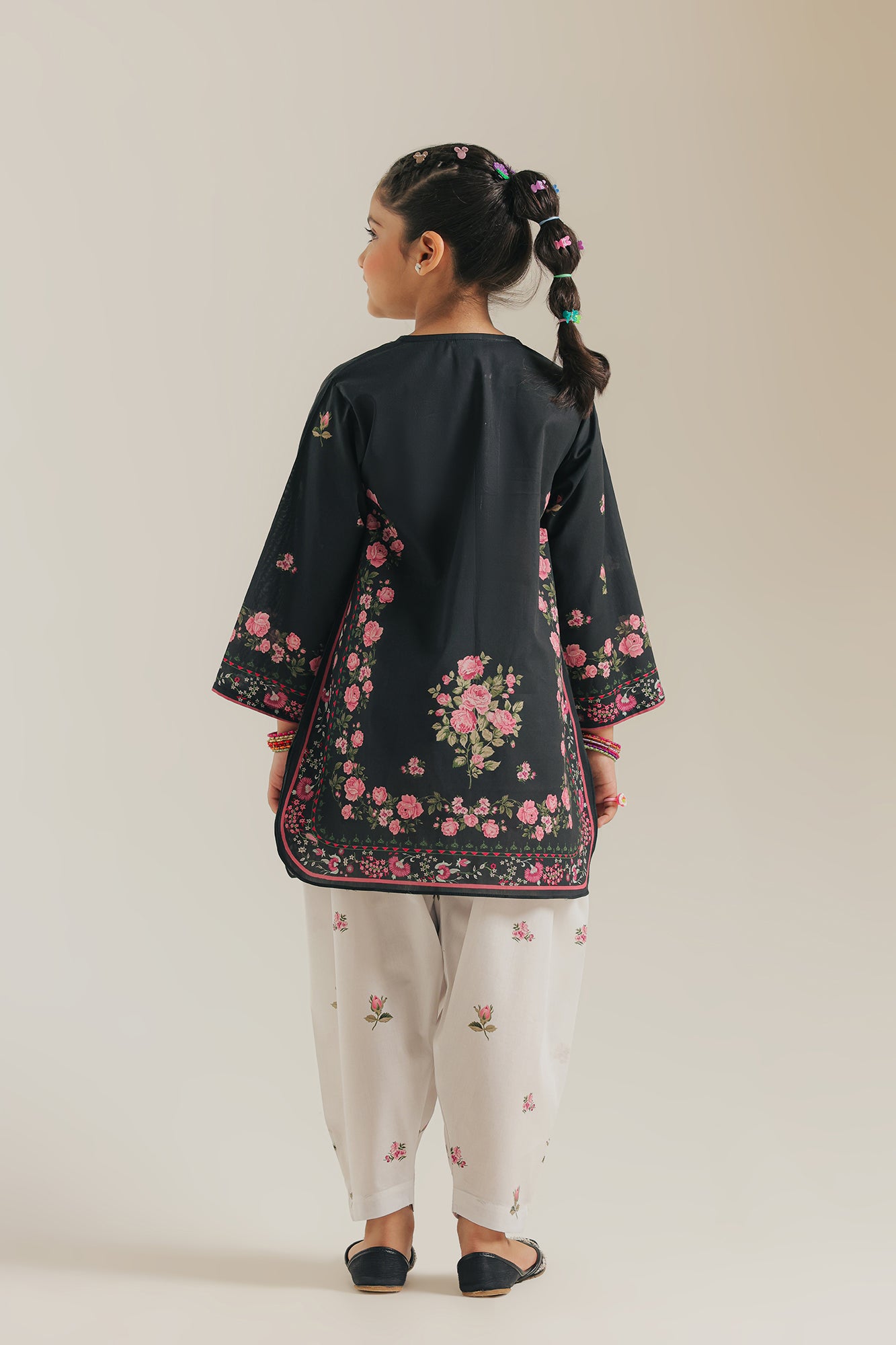 EMBROIDERED SUIT (E1696/402/901 E1696/302/901)