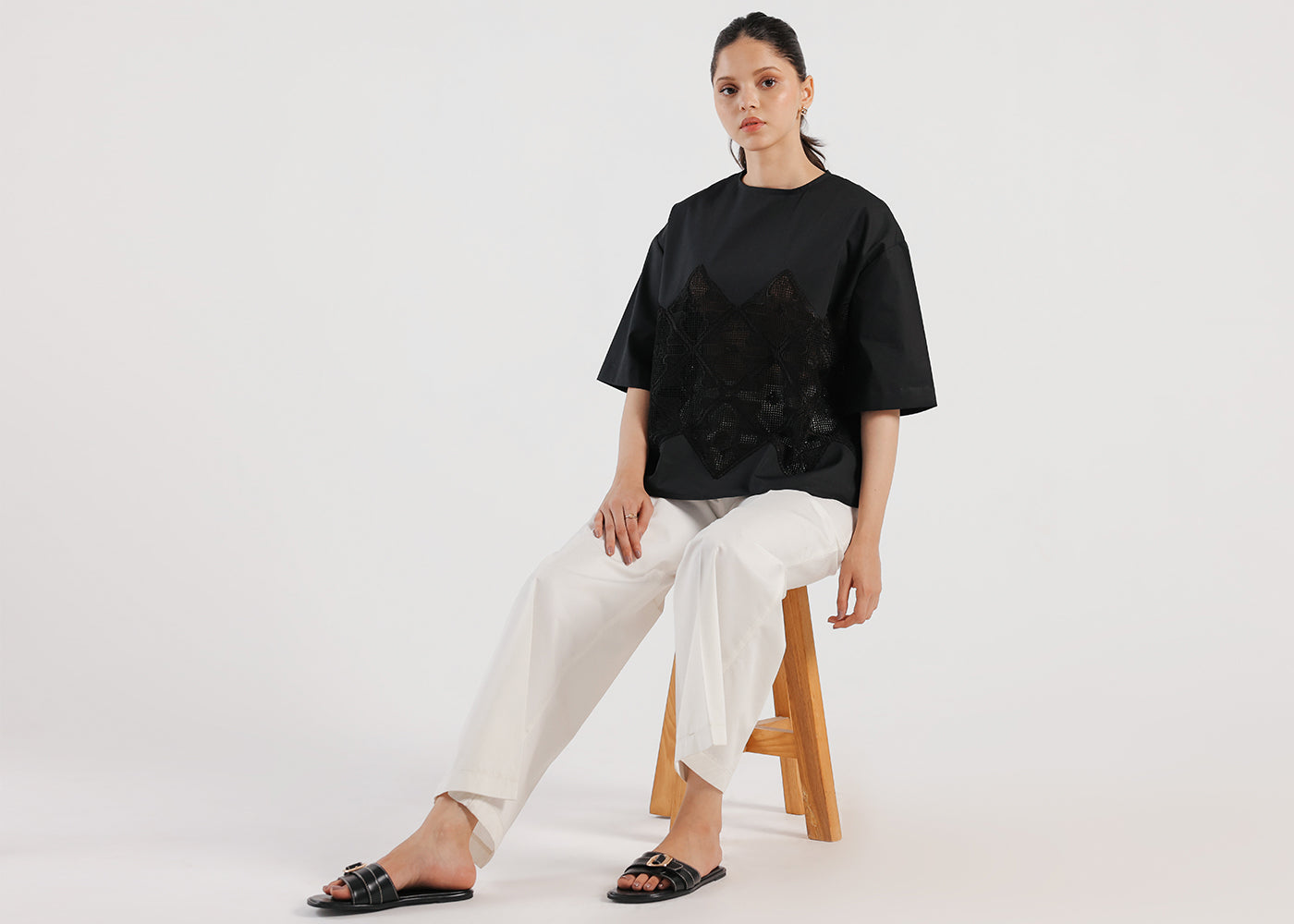 EMBROIDERED TOP (E1699/108/902)