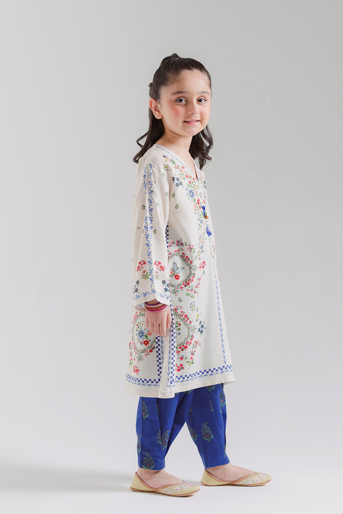 EMBROIDERED SUIT (E1827-402-002 E1827-302-002)