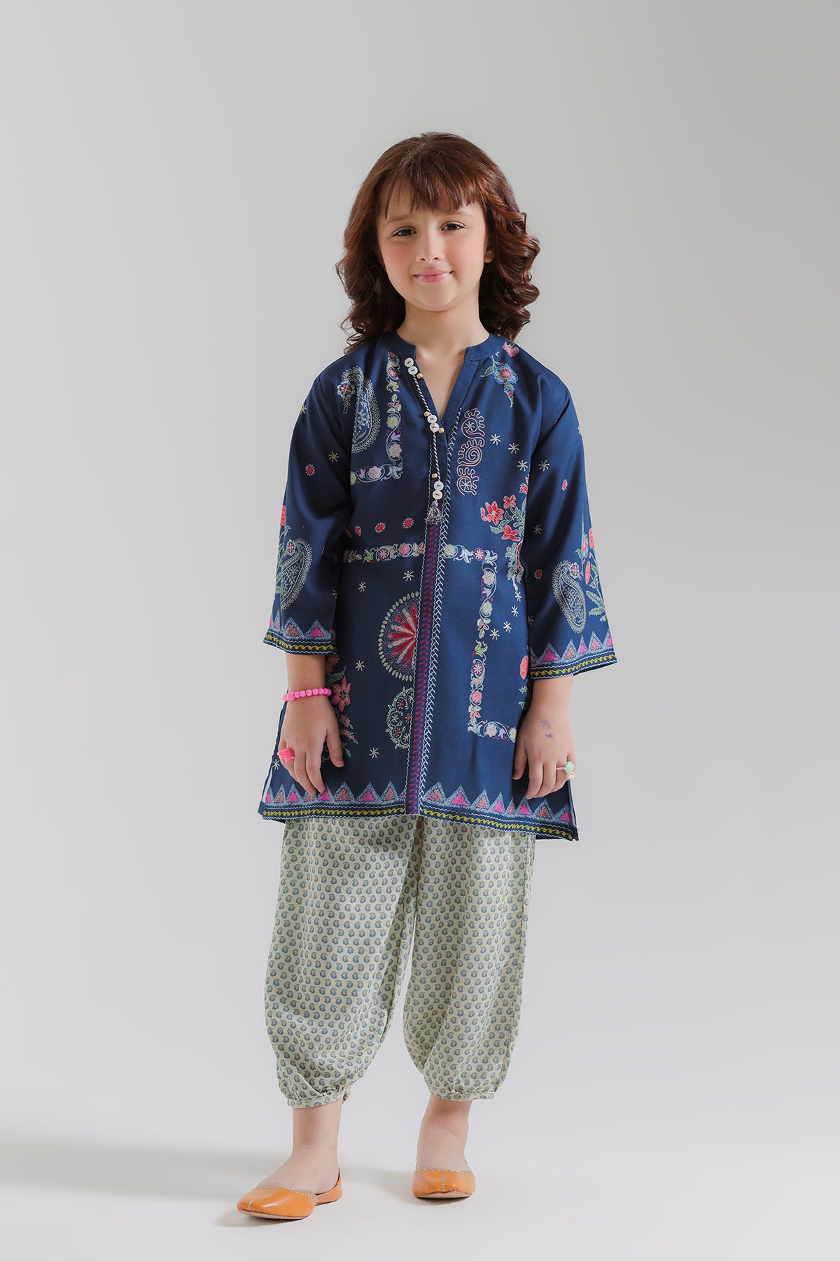 EMBROIDERED SUIT (E1828-402-622 E1828-302-622)