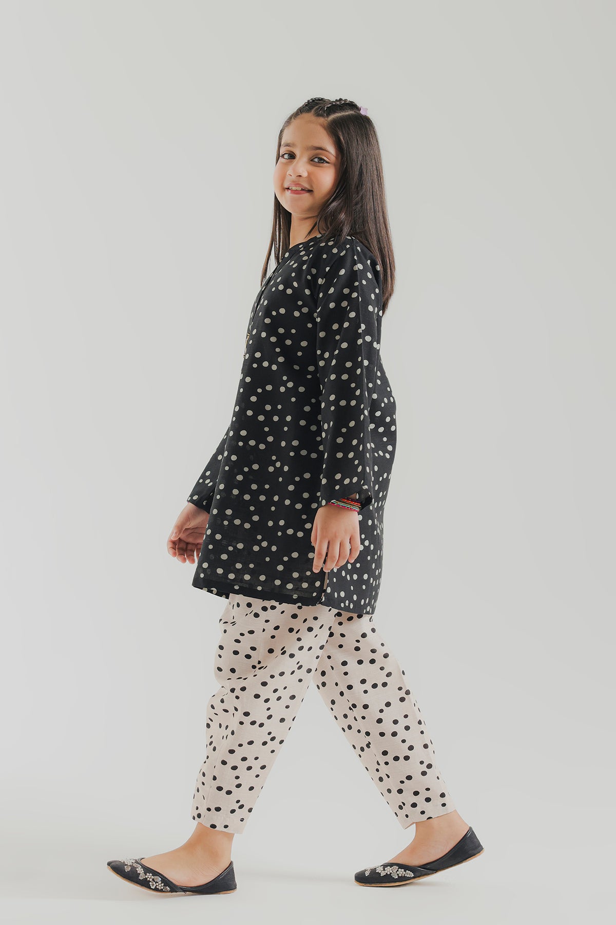 EMBROIDERED SUIT (E1838-402-902 E1838-302-902)