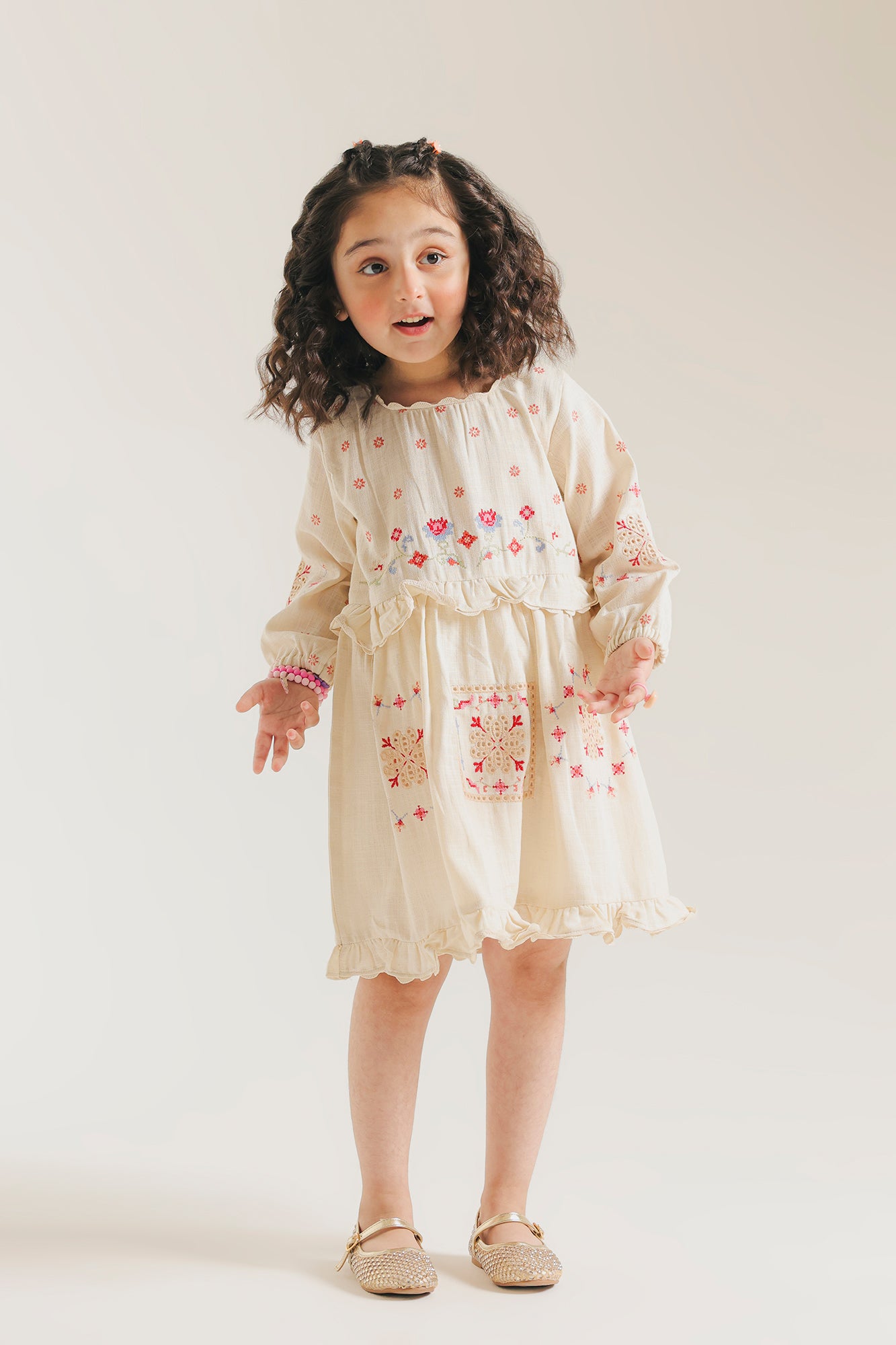 DRESS (E1853/301/002)