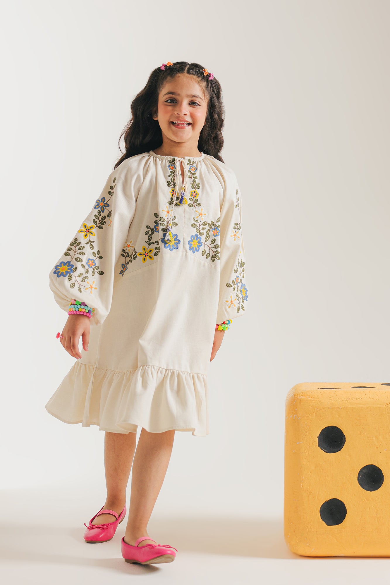 DRESS (E1873/401/003)