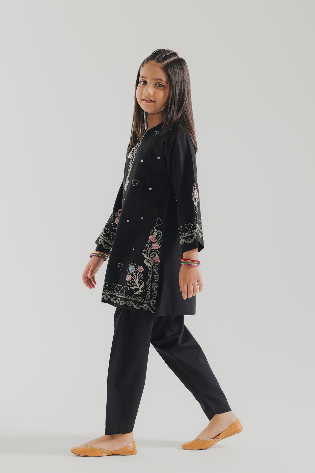 EMBROIDERED SUIT (E1890-402-902 E1890-302-902)