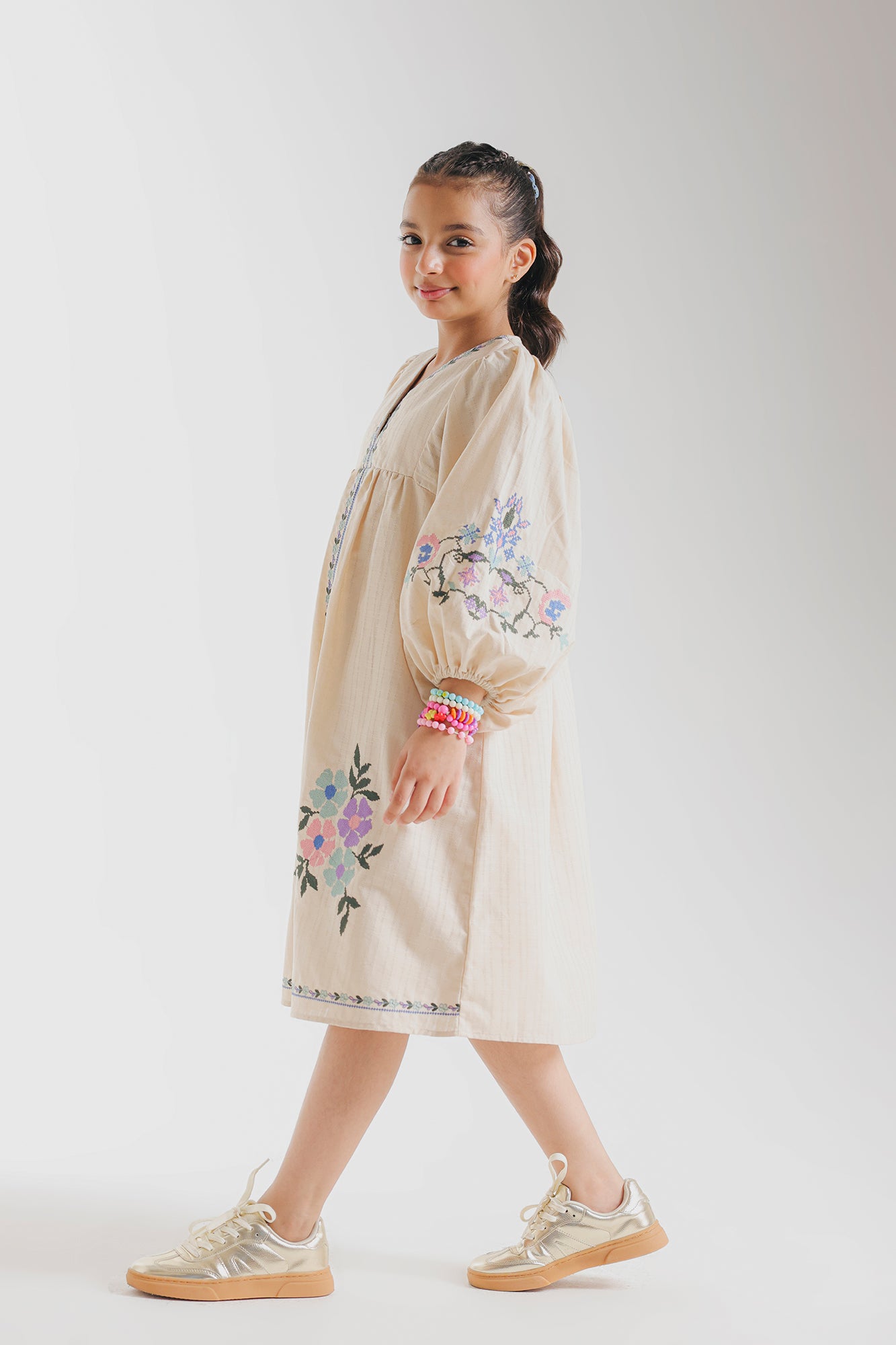 DRESS (E1966/401/002)