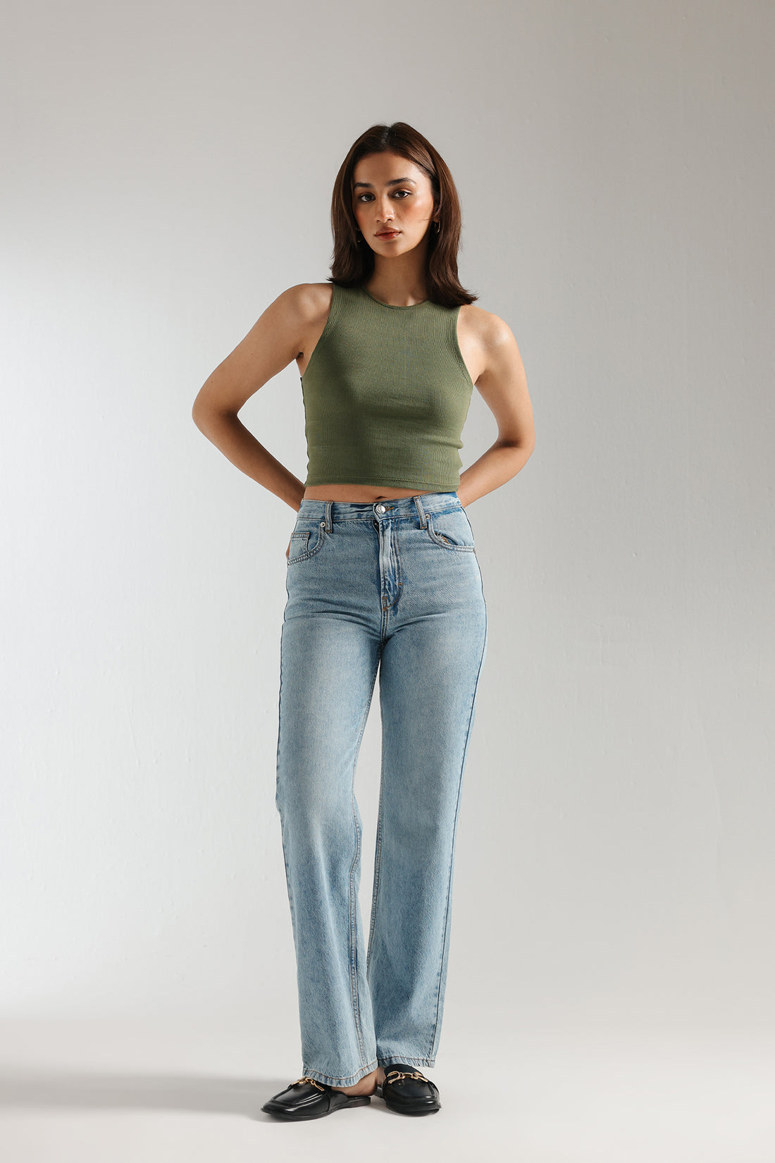 SLEEVELESS CROPPED TOP (E2122/108/708)