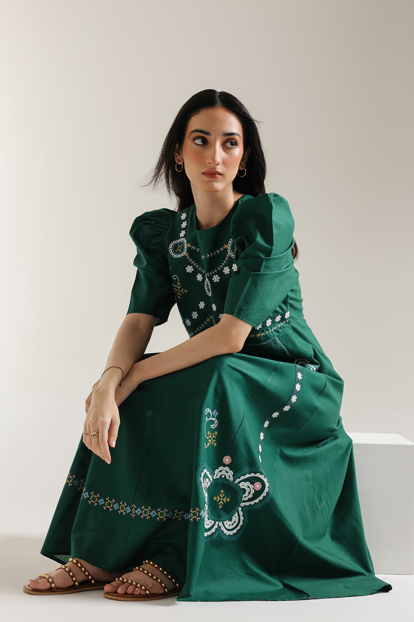 DRESS (E2271/108/702)