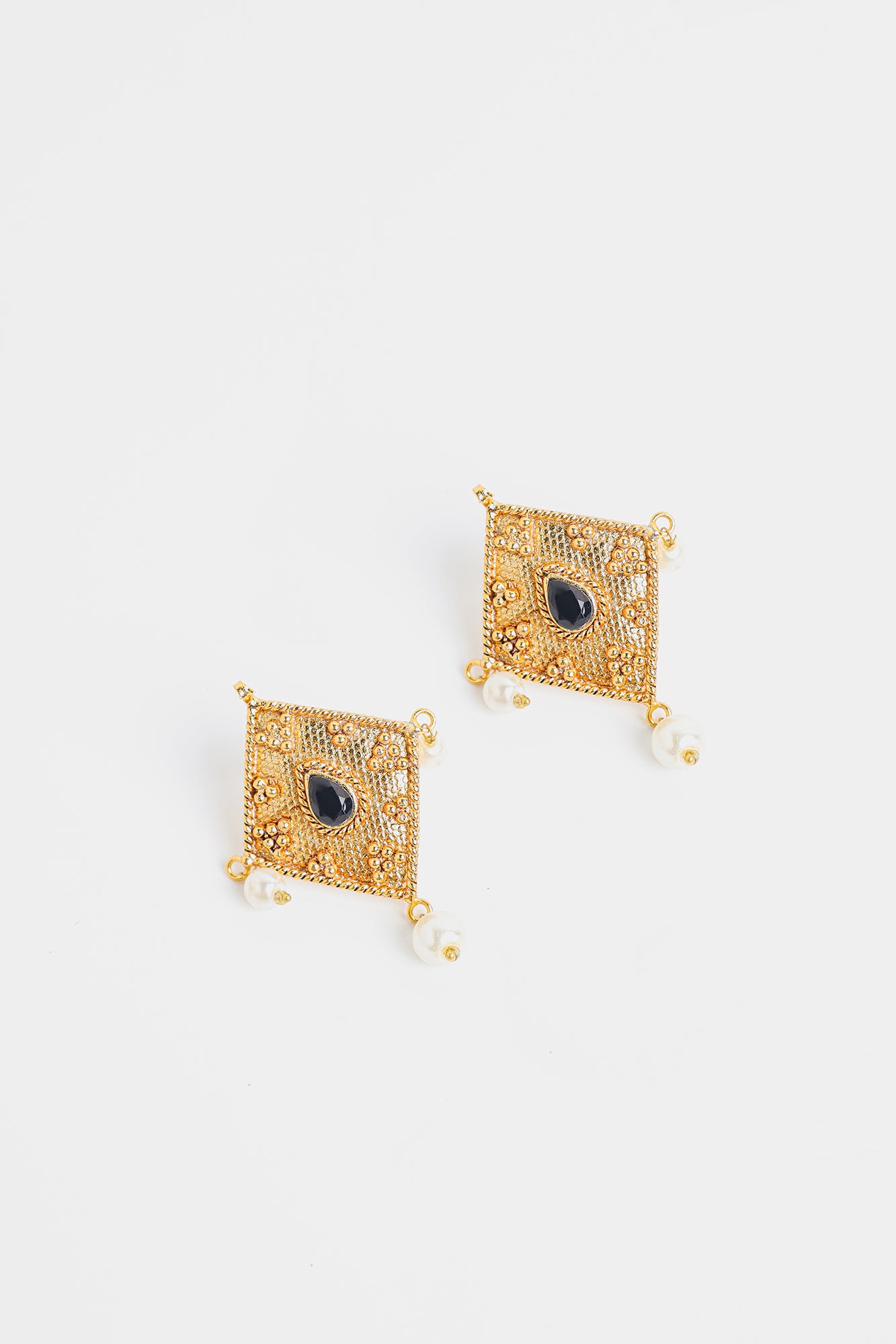 EARRINGS (E2444/110/131)