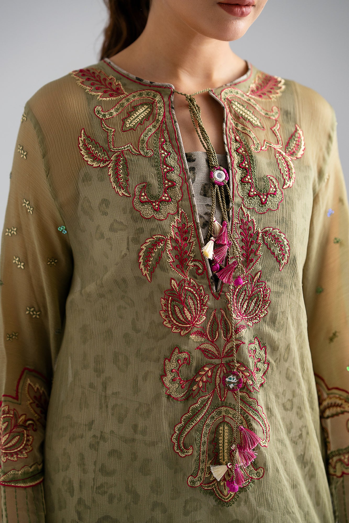 EMBROIDERED SUIT (E2715/103/121)